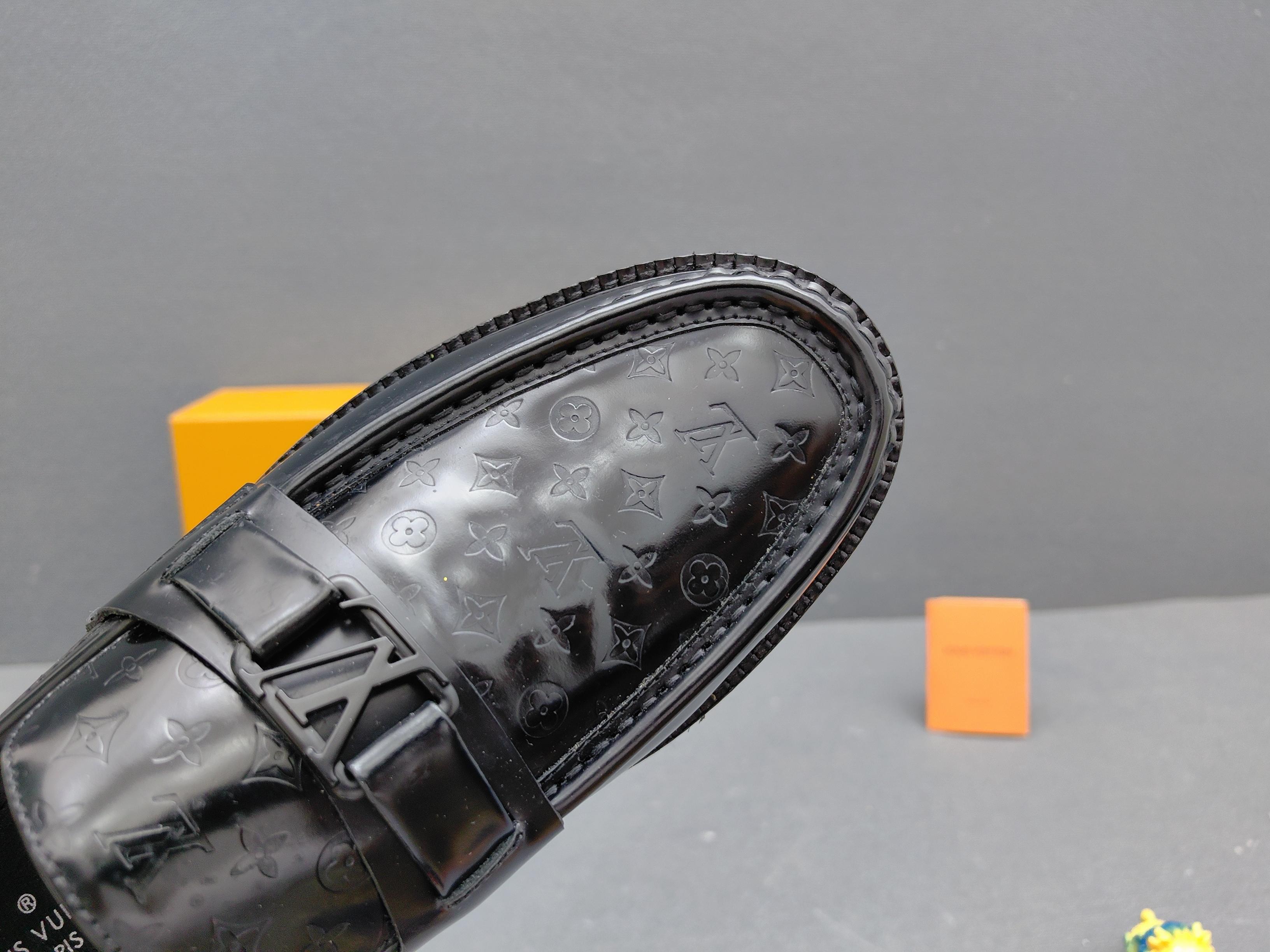 Louis Vuitton Male Loafers Real Leather L