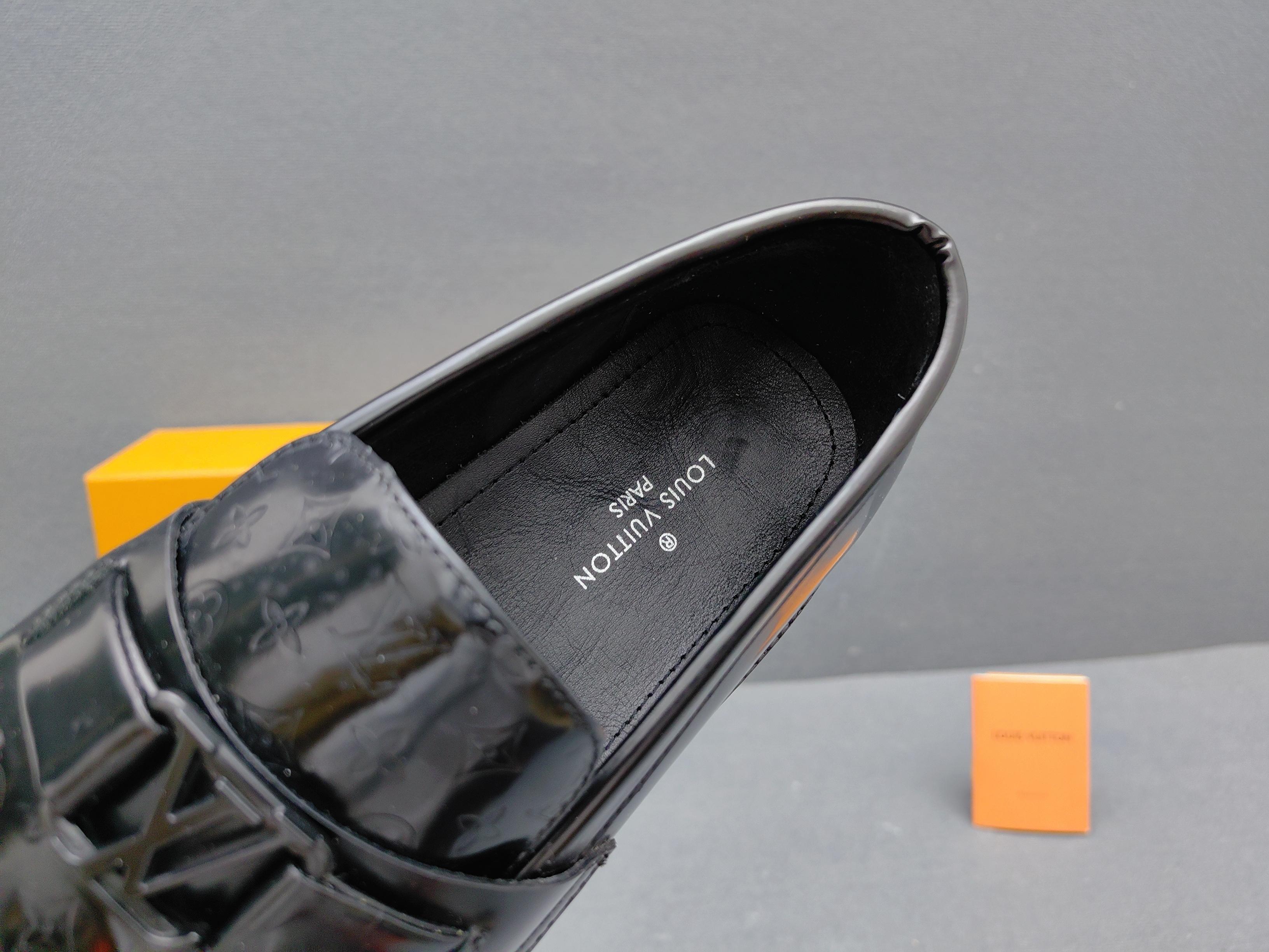 Louis Vuitton Male Loafers Real Leather L