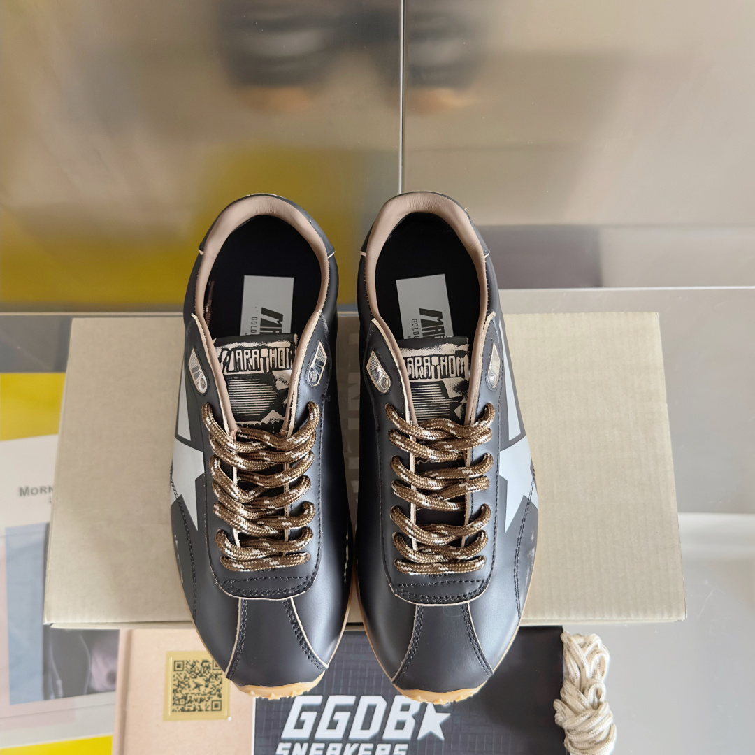 Golden Goose Female Sneakers Breathable M-s