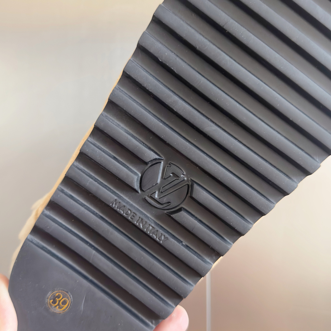 Louis Vuitton Male Sandals M-l-s