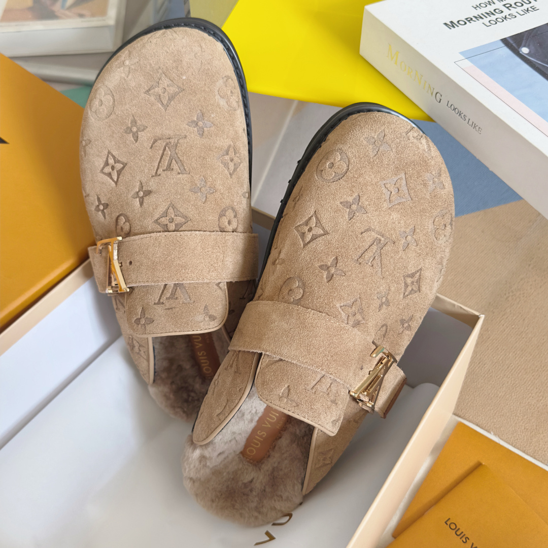Louis Vuitton Male Slippers M-l-s