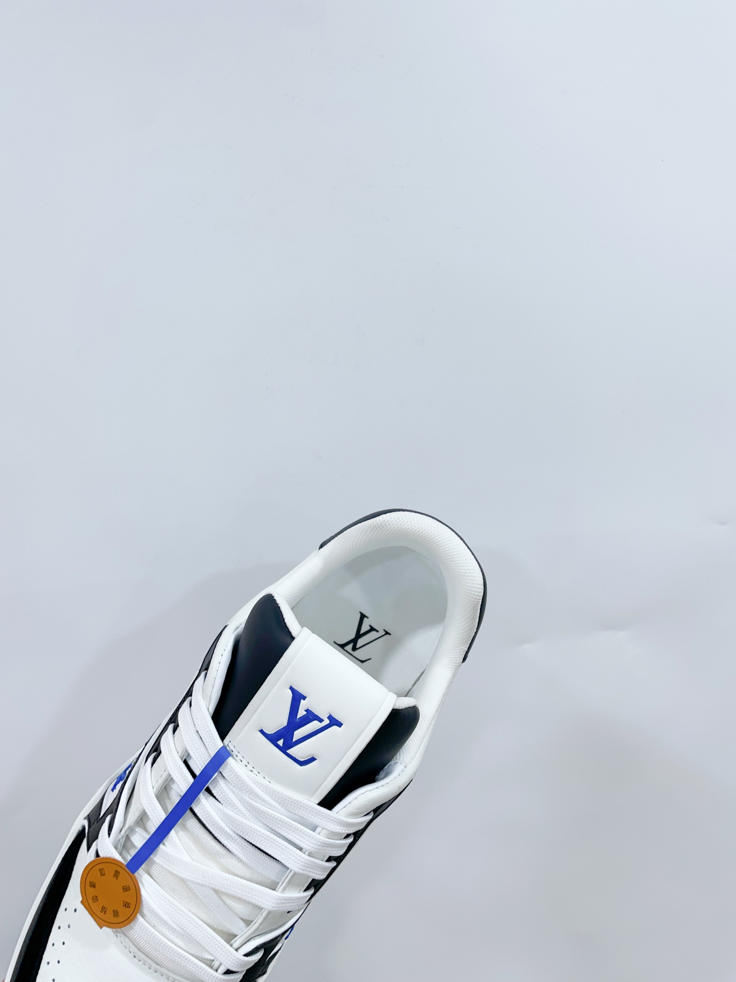 Louis Vuitton Male Sneakers M-l
