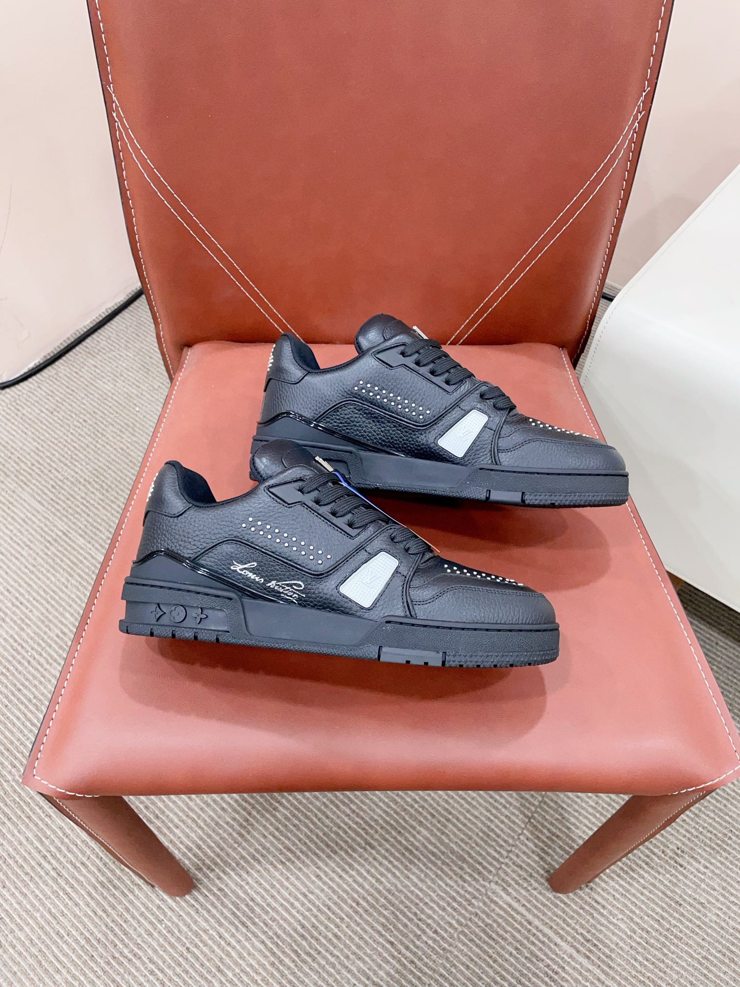 Louis Vuitton Sneakers M-l