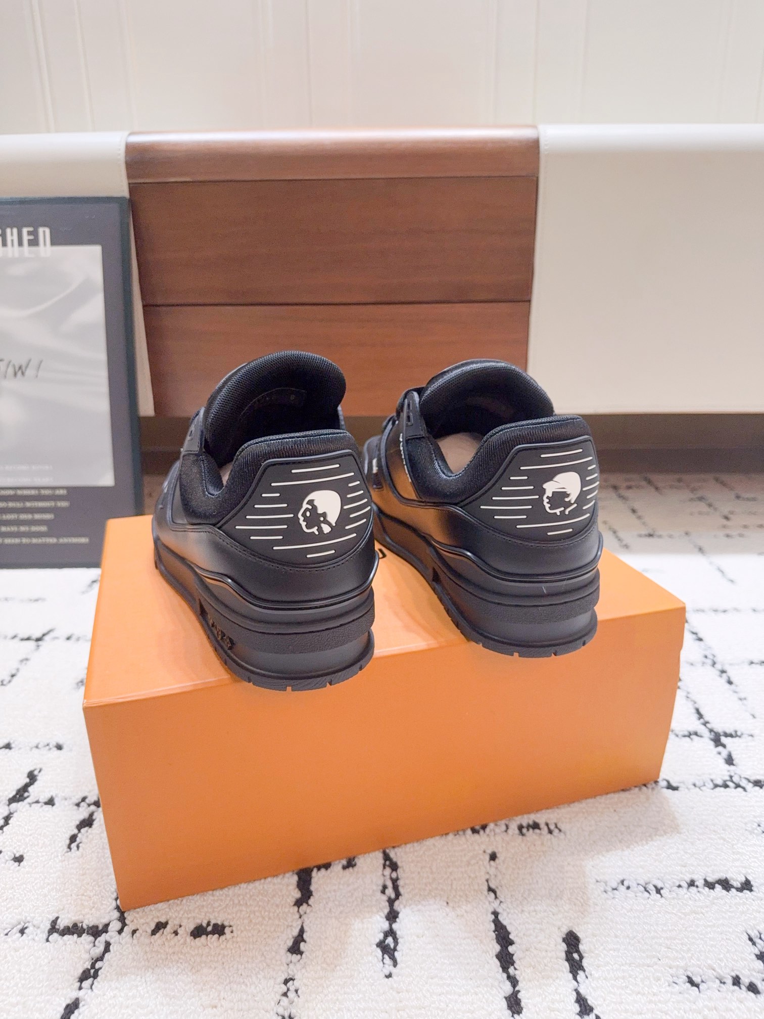 Louis Vuitton Male Sneakers M-l-s