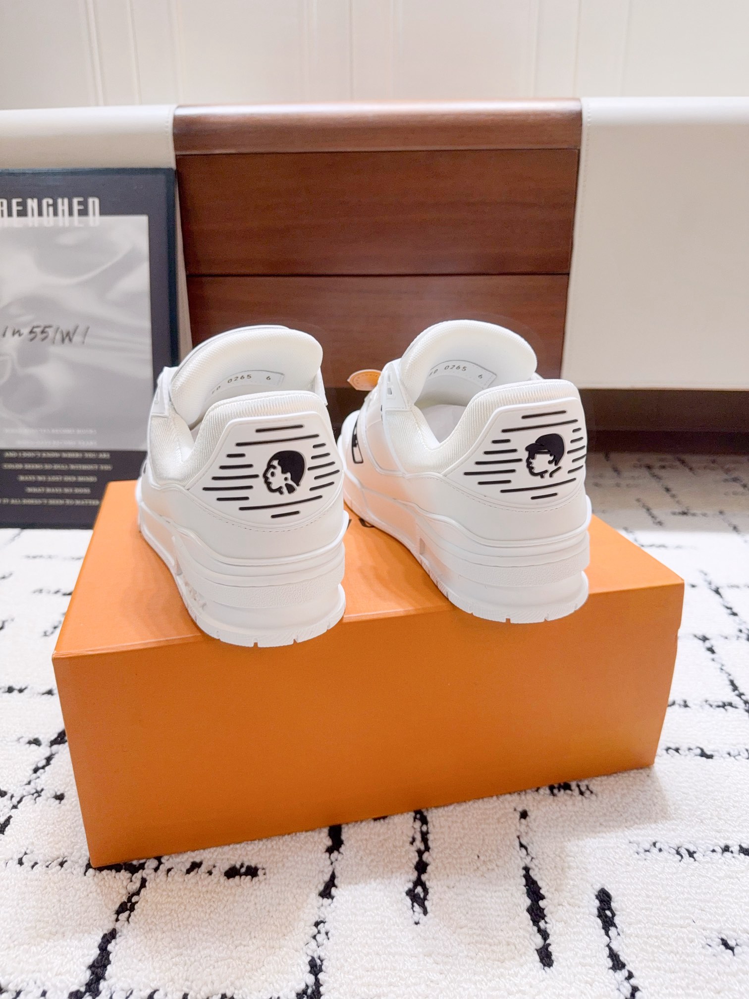 Louis Vuitton Male Sneakers M-l-s