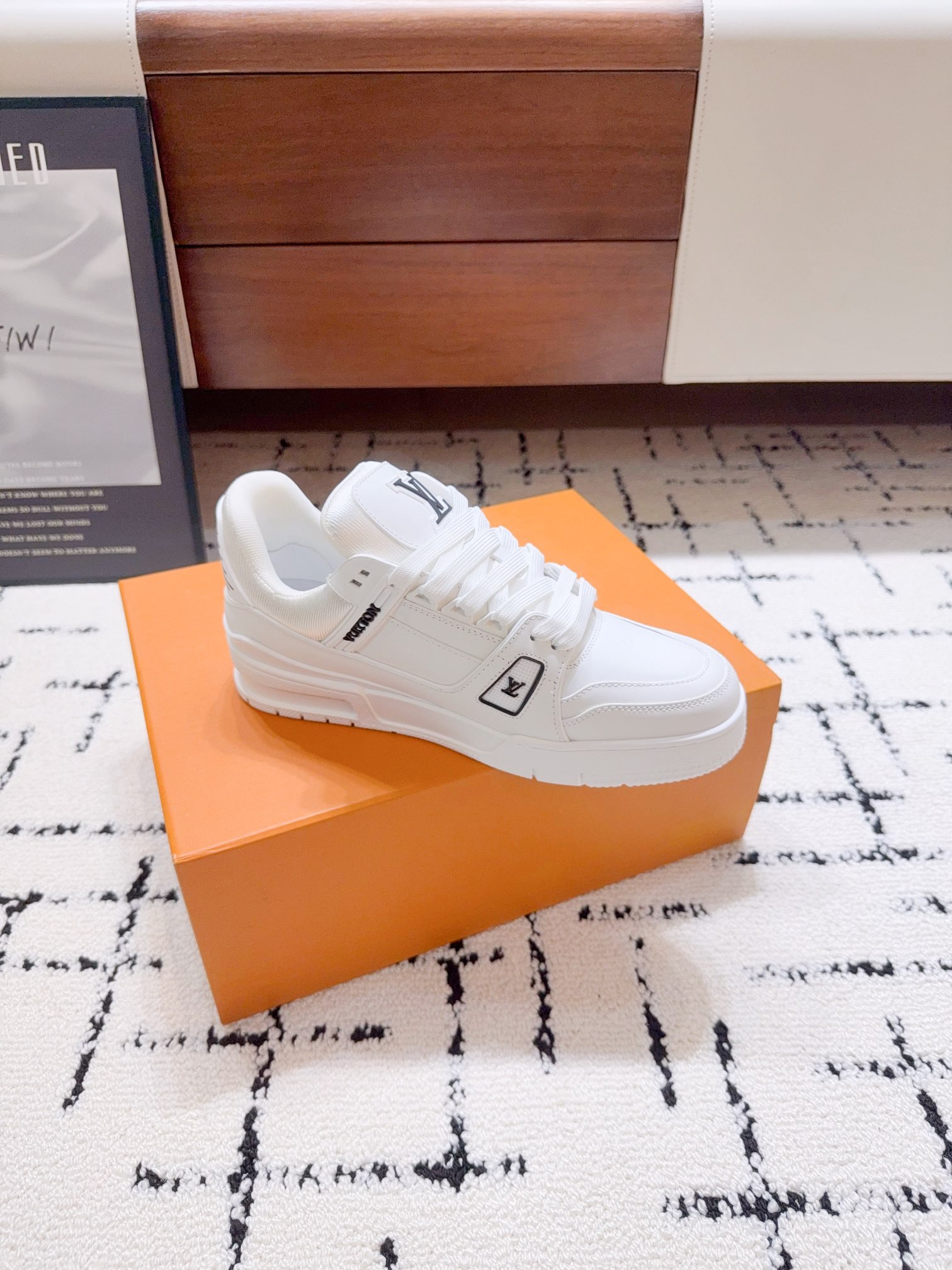 Louis Vuitton Male Sneakers M-l-s