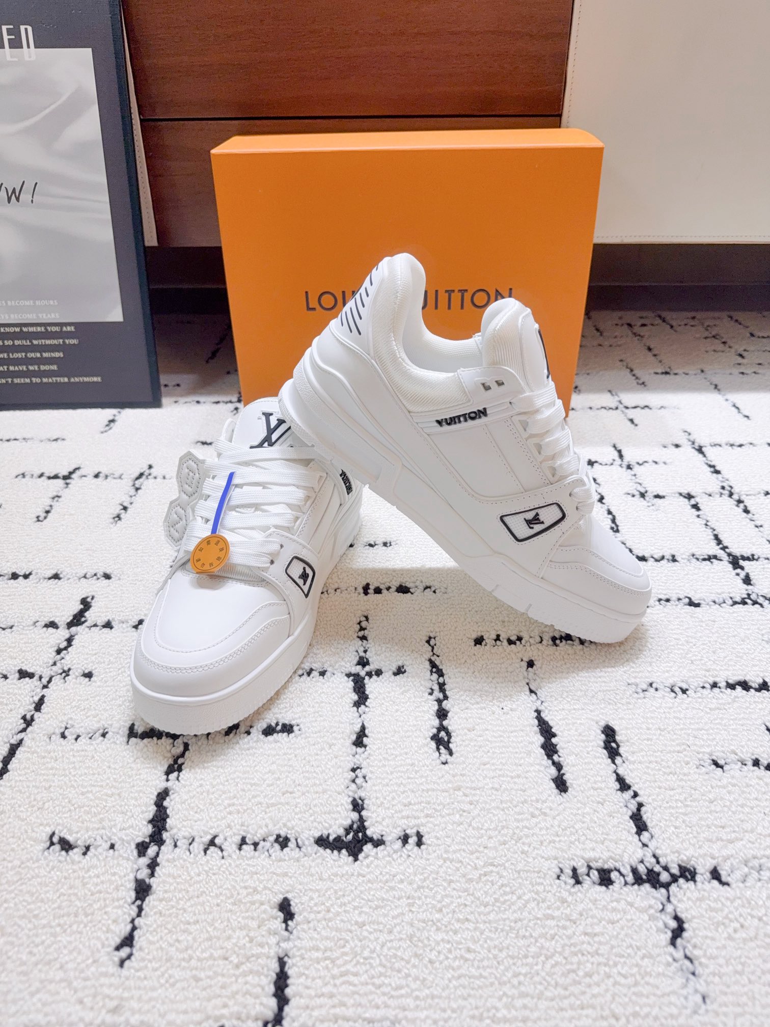 Louis Vuitton Male Sneakers M-l-s