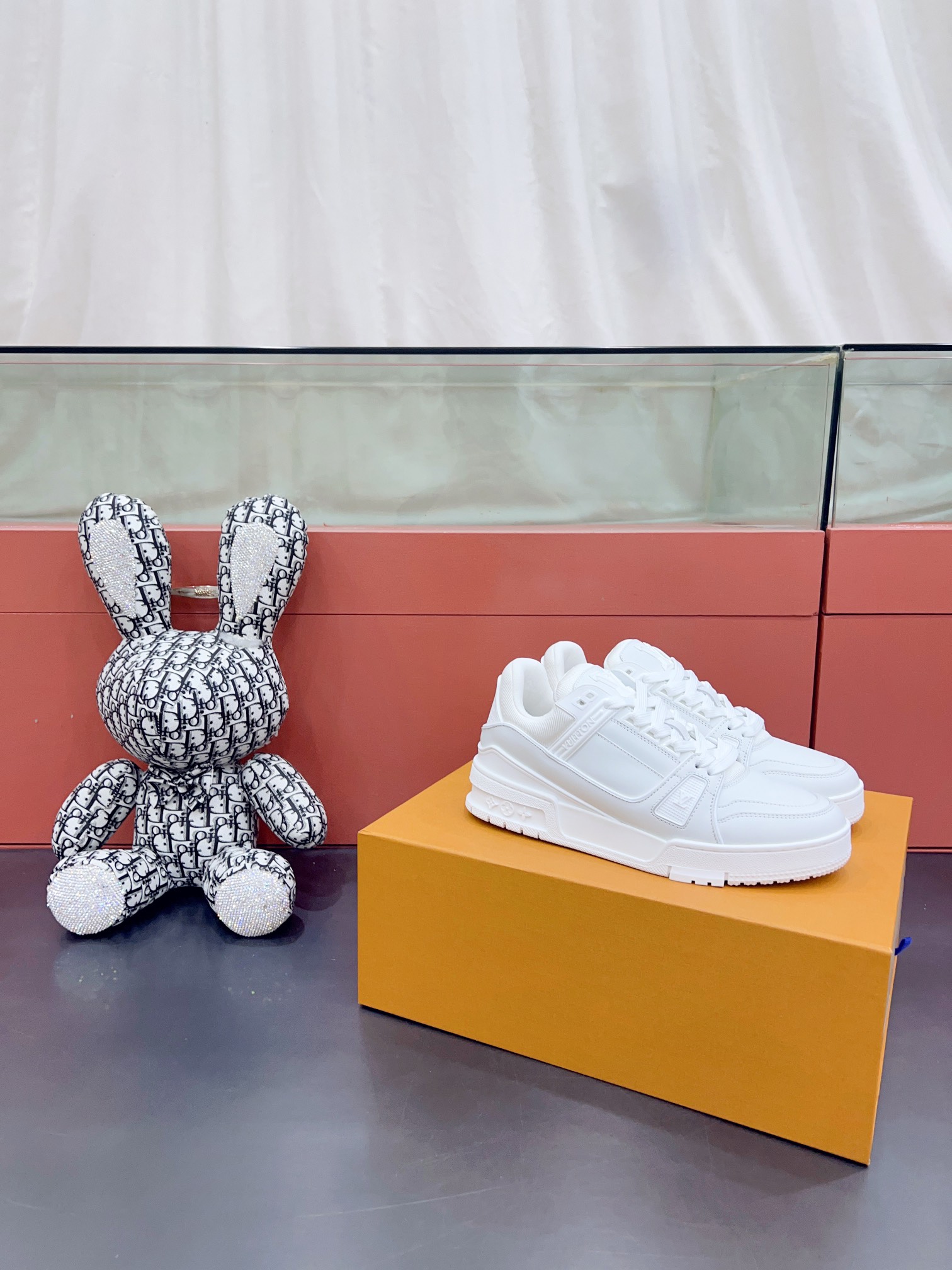 Louis Vuitton Male Sneakers M-l