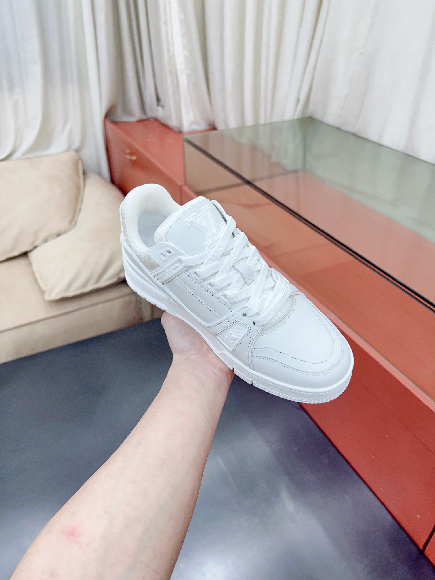 Louis Vuitton Male Sneakers M-l