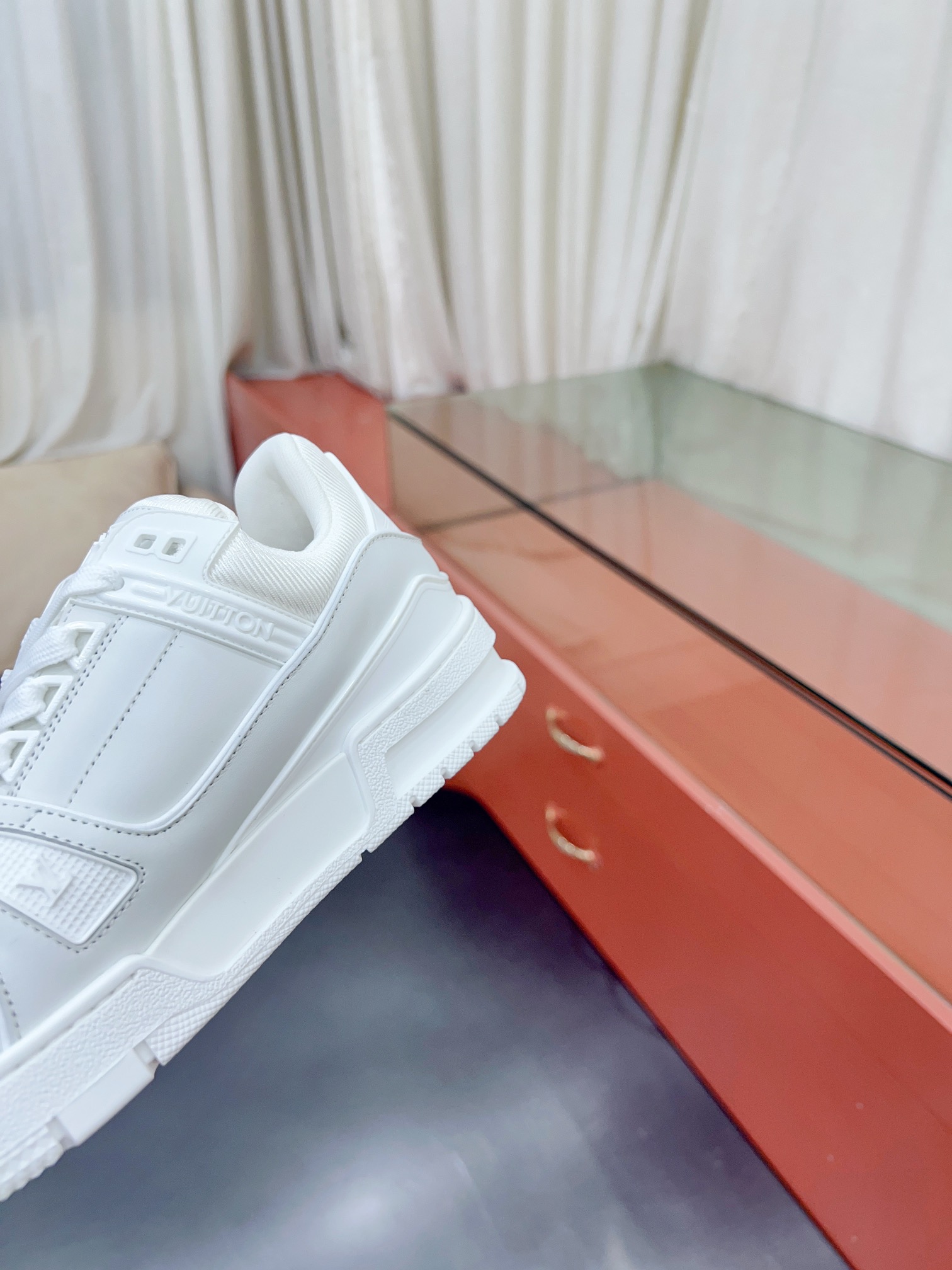 Louis Vuitton Male Sneakers M-l