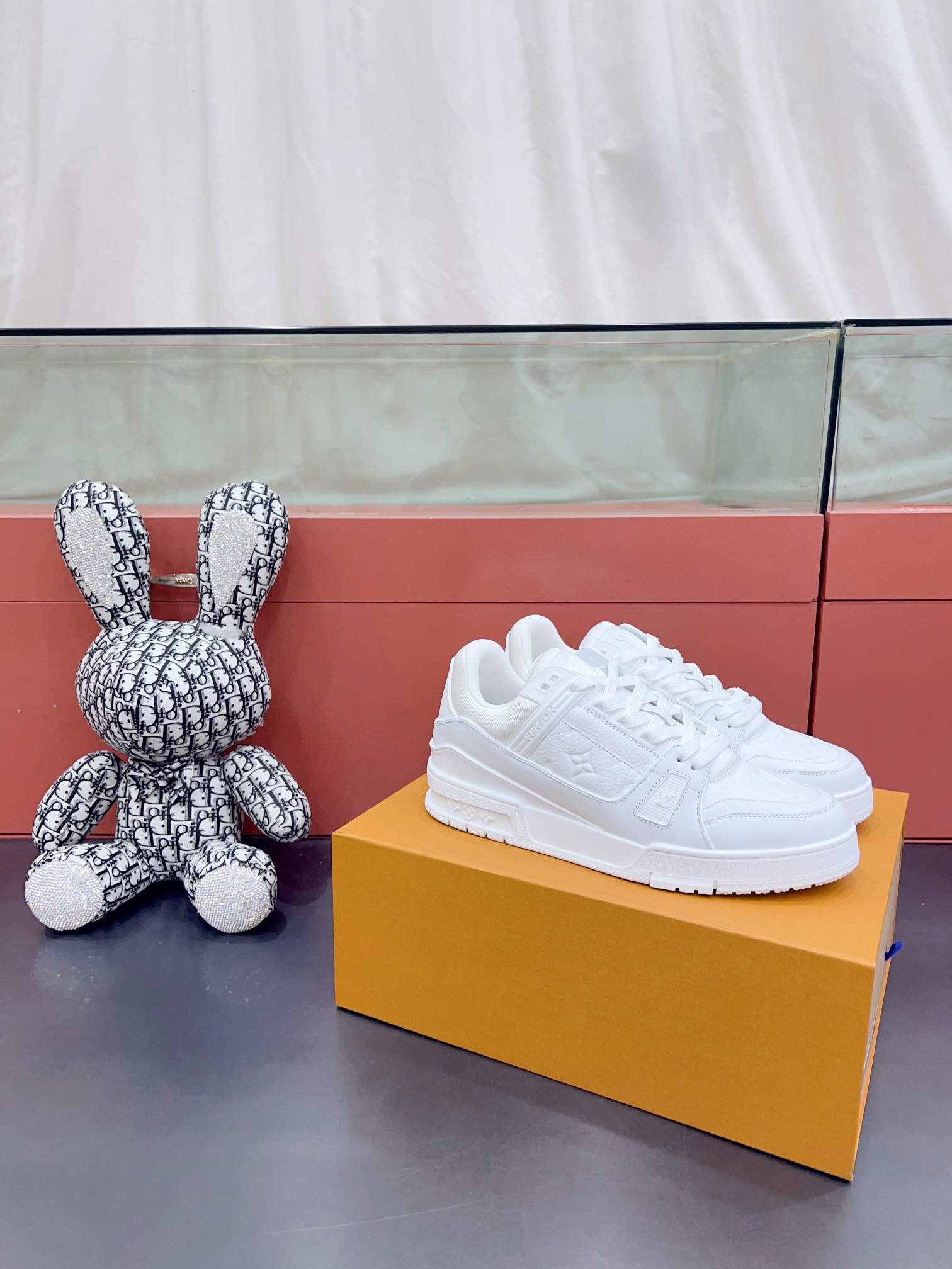 Louis Vuitton Male Sneakers M-l