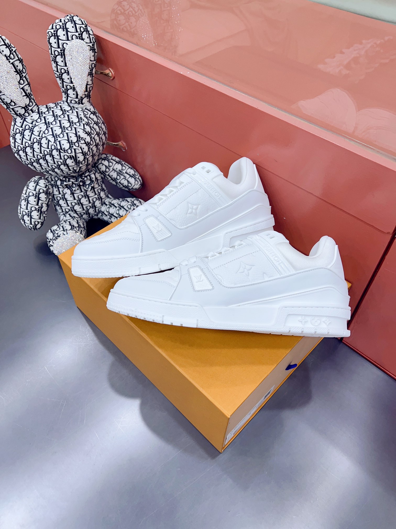 Louis Vuitton Male Sneakers M-l