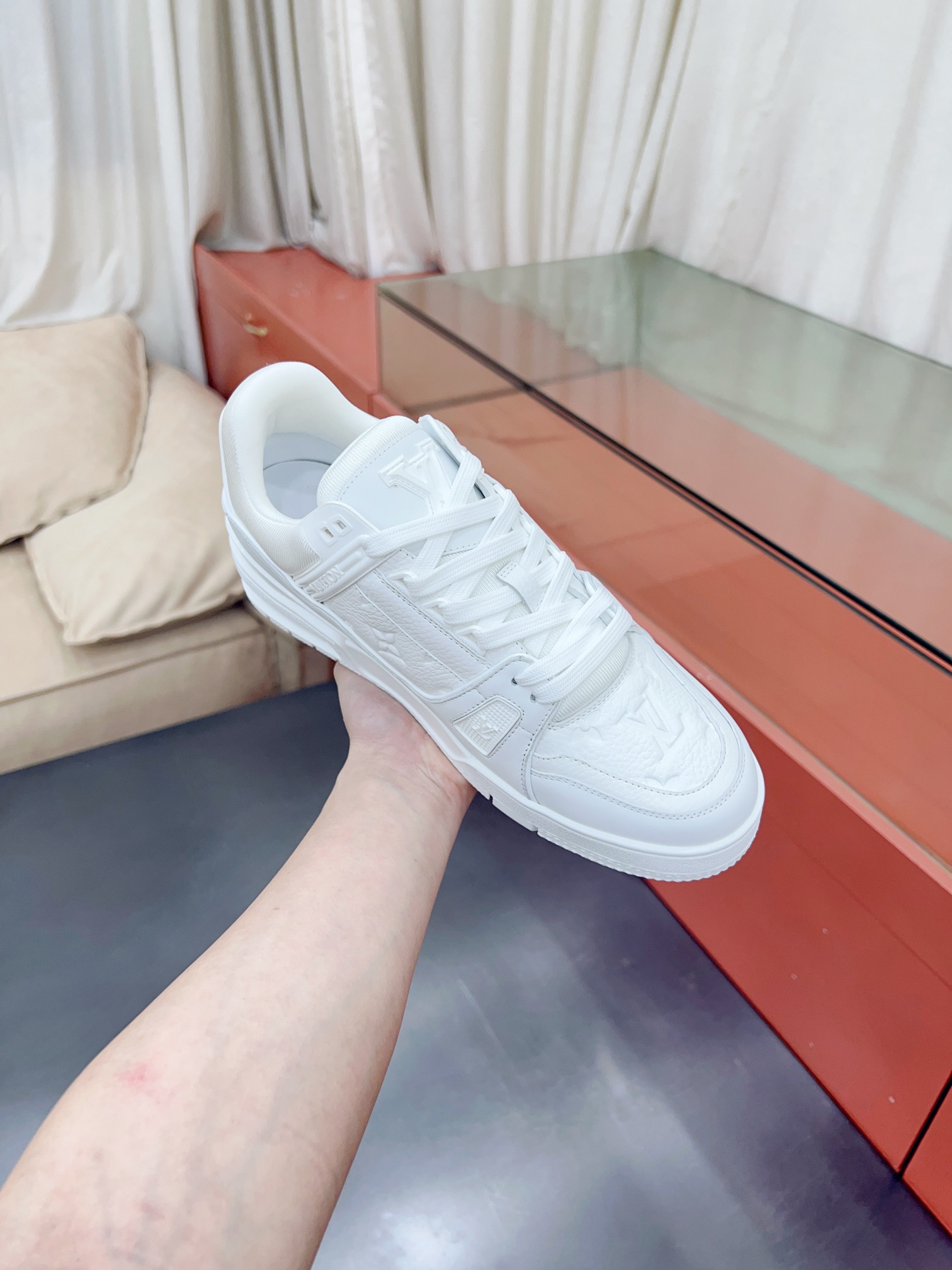 Louis Vuitton Male Sneakers M-l
