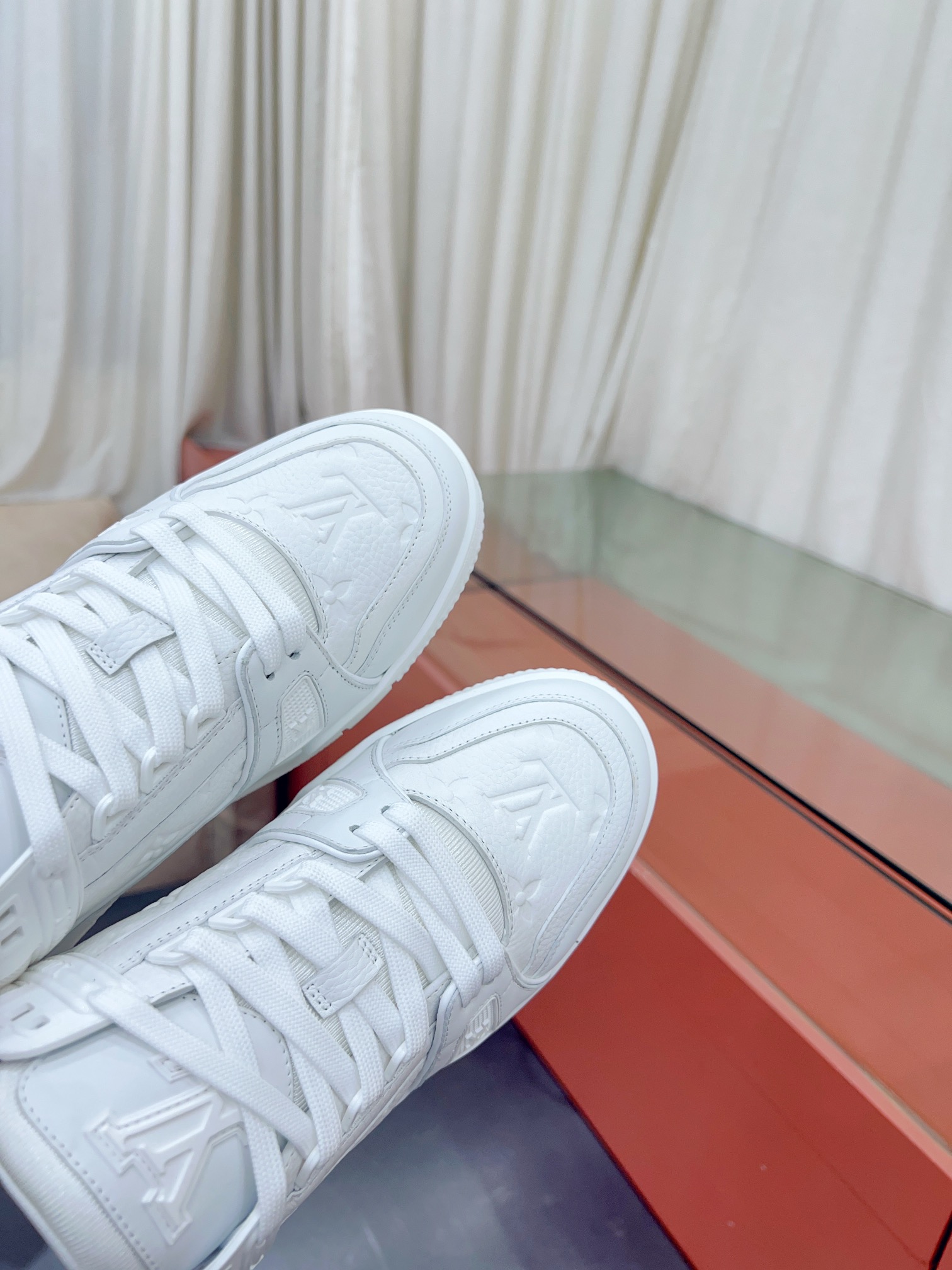 Louis Vuitton Male Sneakers M-l