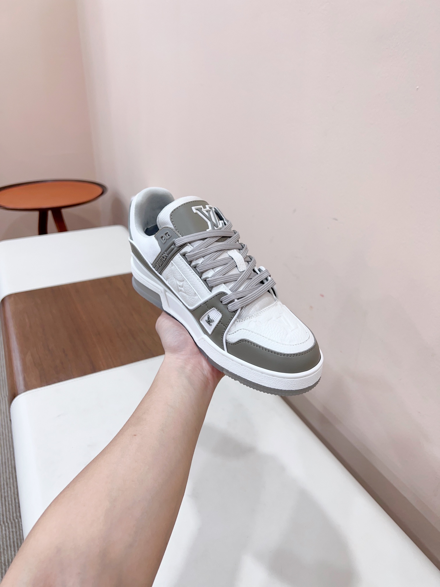 Louis Vuitton Male Sneakers M-l