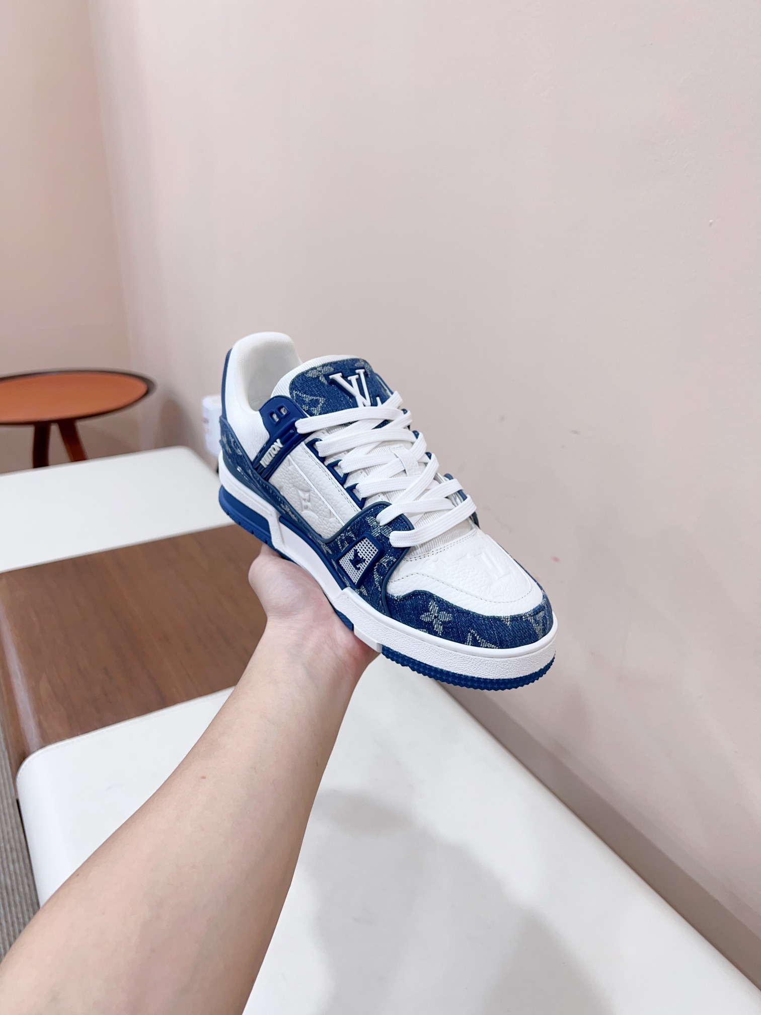 Louis Vuitton Male Sneakers M-l