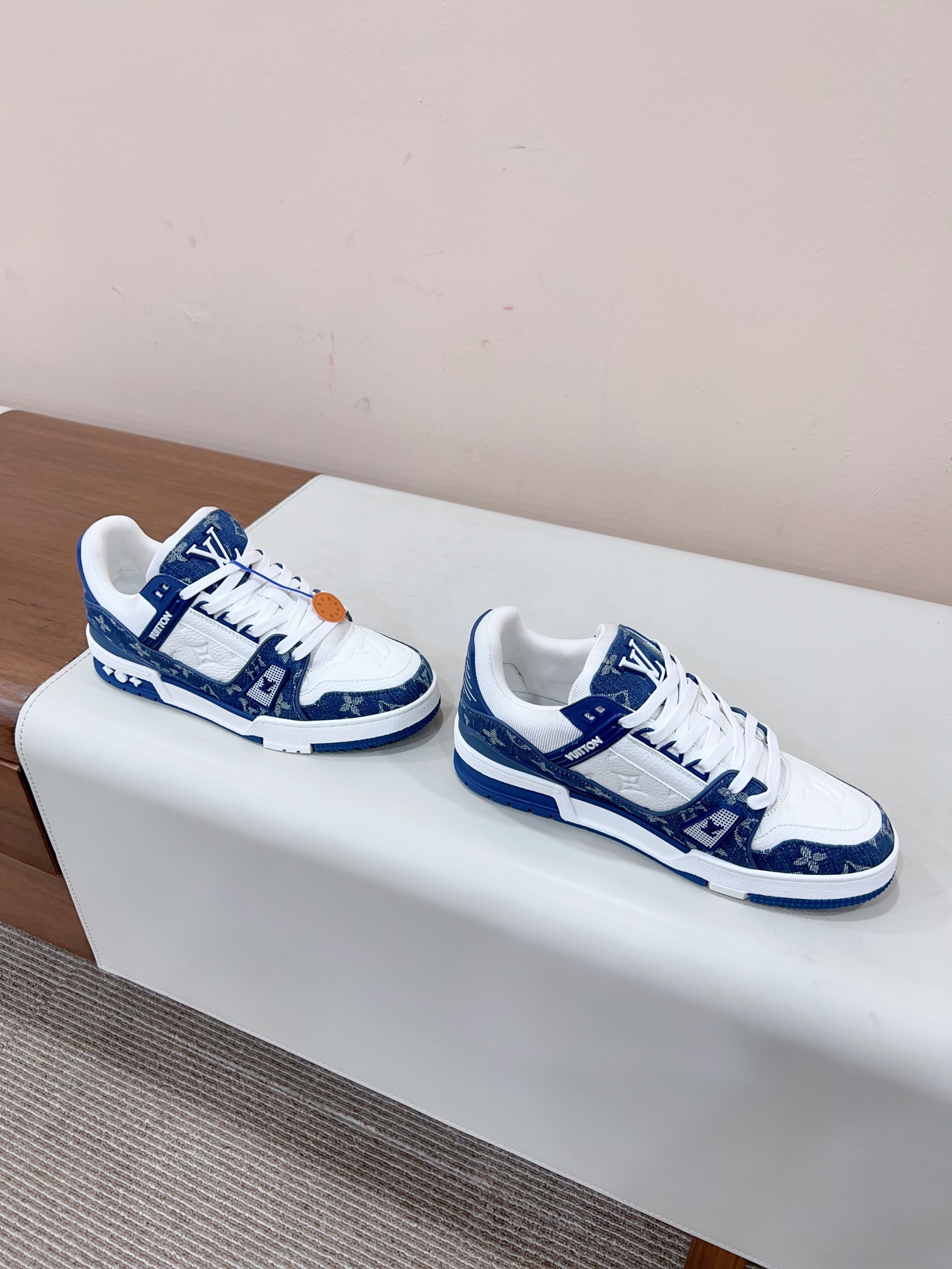 Louis Vuitton Male Sneakers M-l