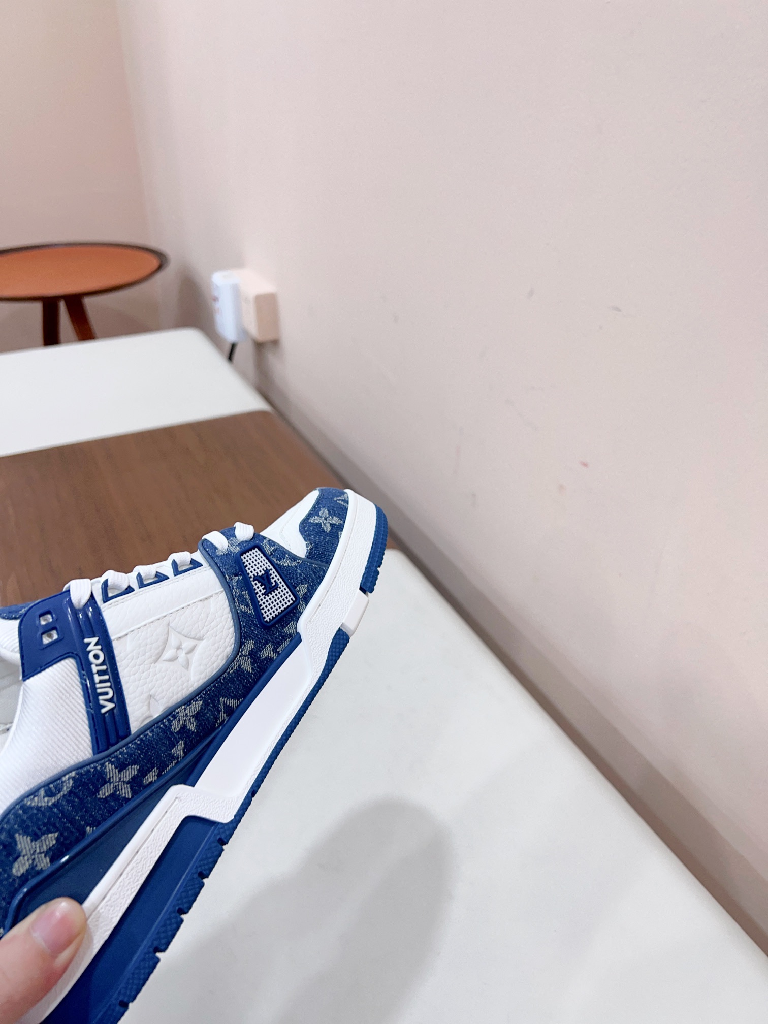 Louis Vuitton Male Sneakers M-l