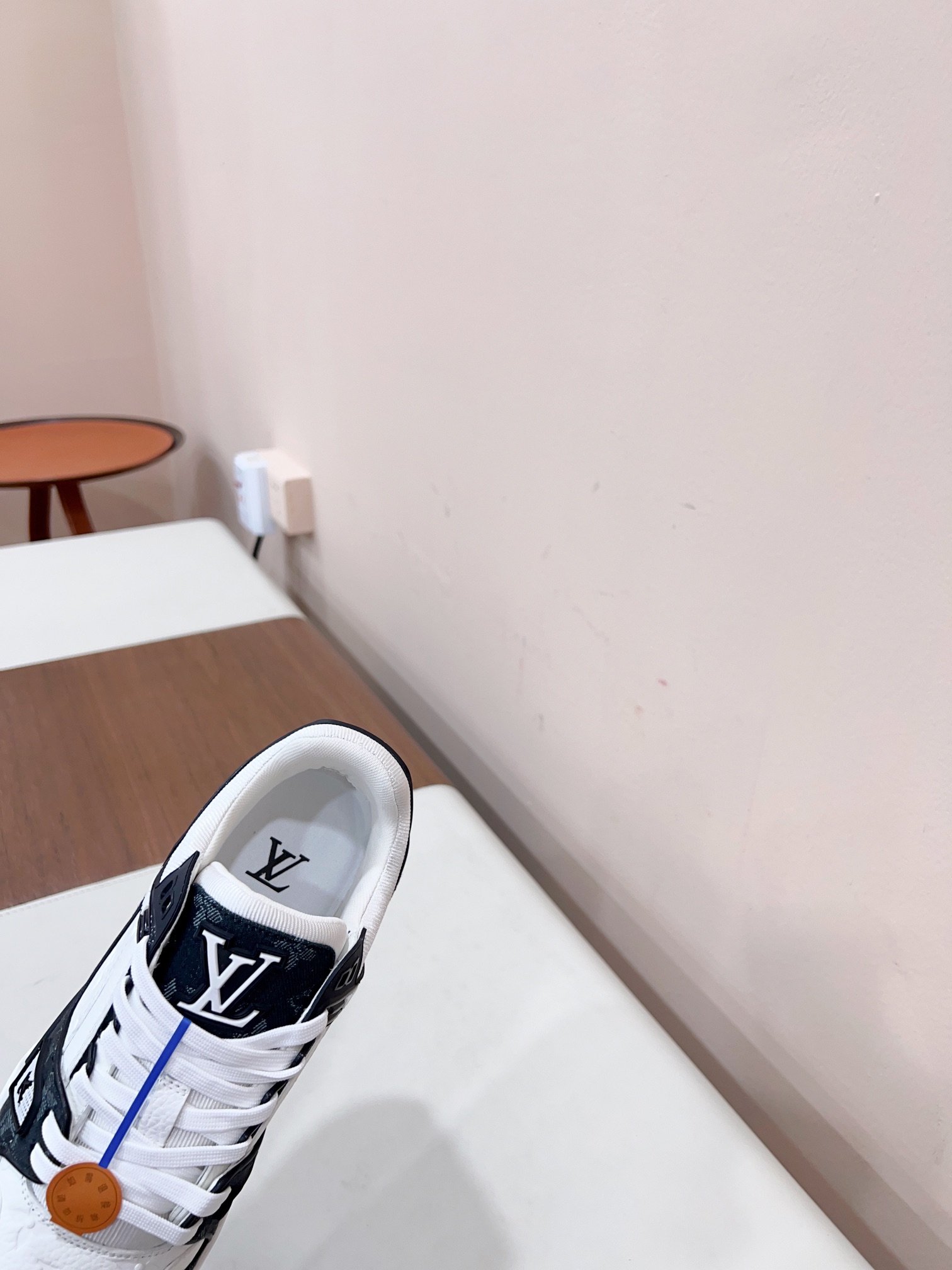 Louis Vuitton Male Sneakers M-l