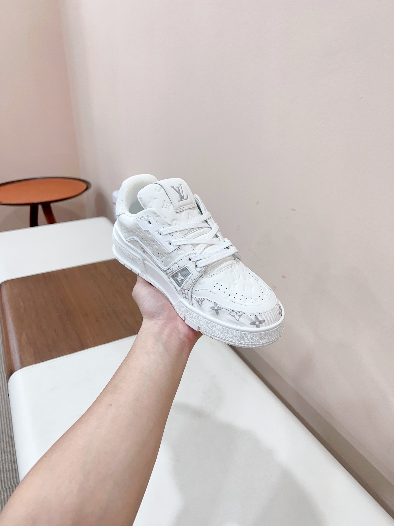 Louis Vuitton Male Sneakers M-l