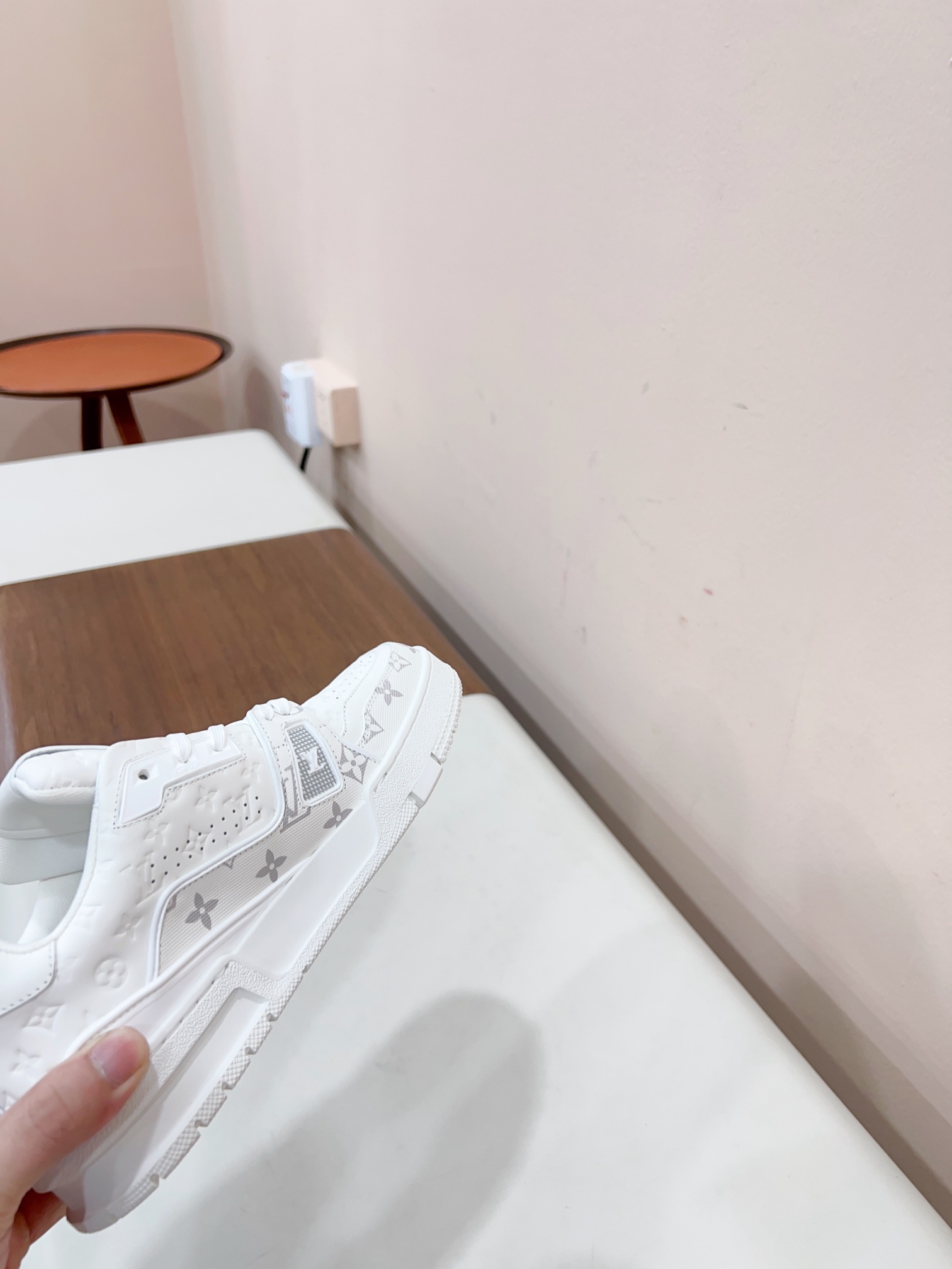 Louis Vuitton Male Sneakers M-l