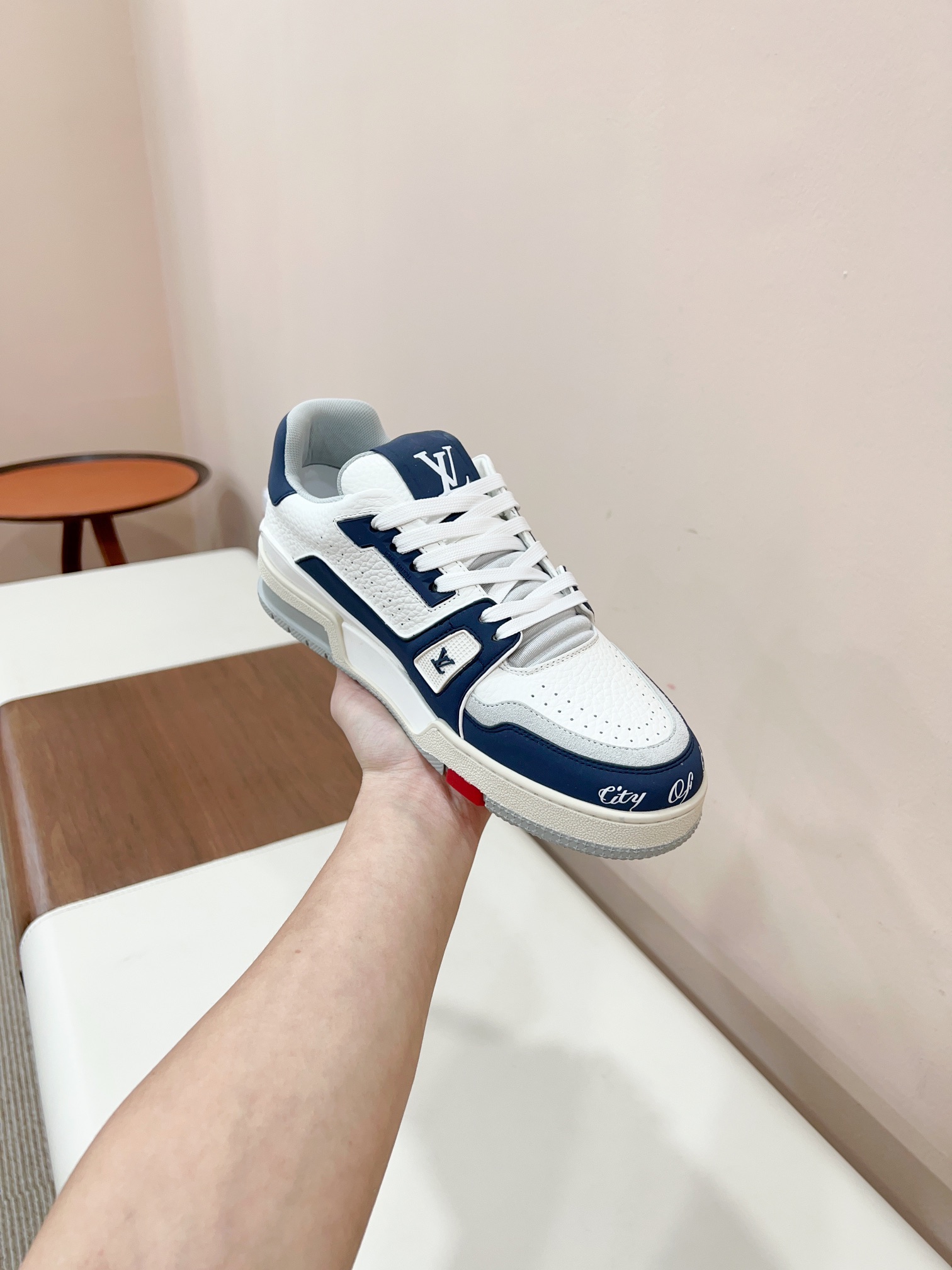 Louis Vuitton Male Sneakers M-l