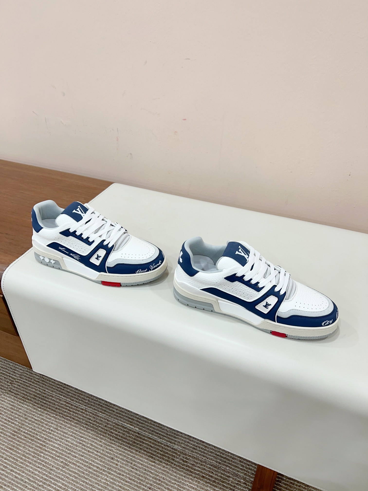 Louis Vuitton Male Sneakers M-l