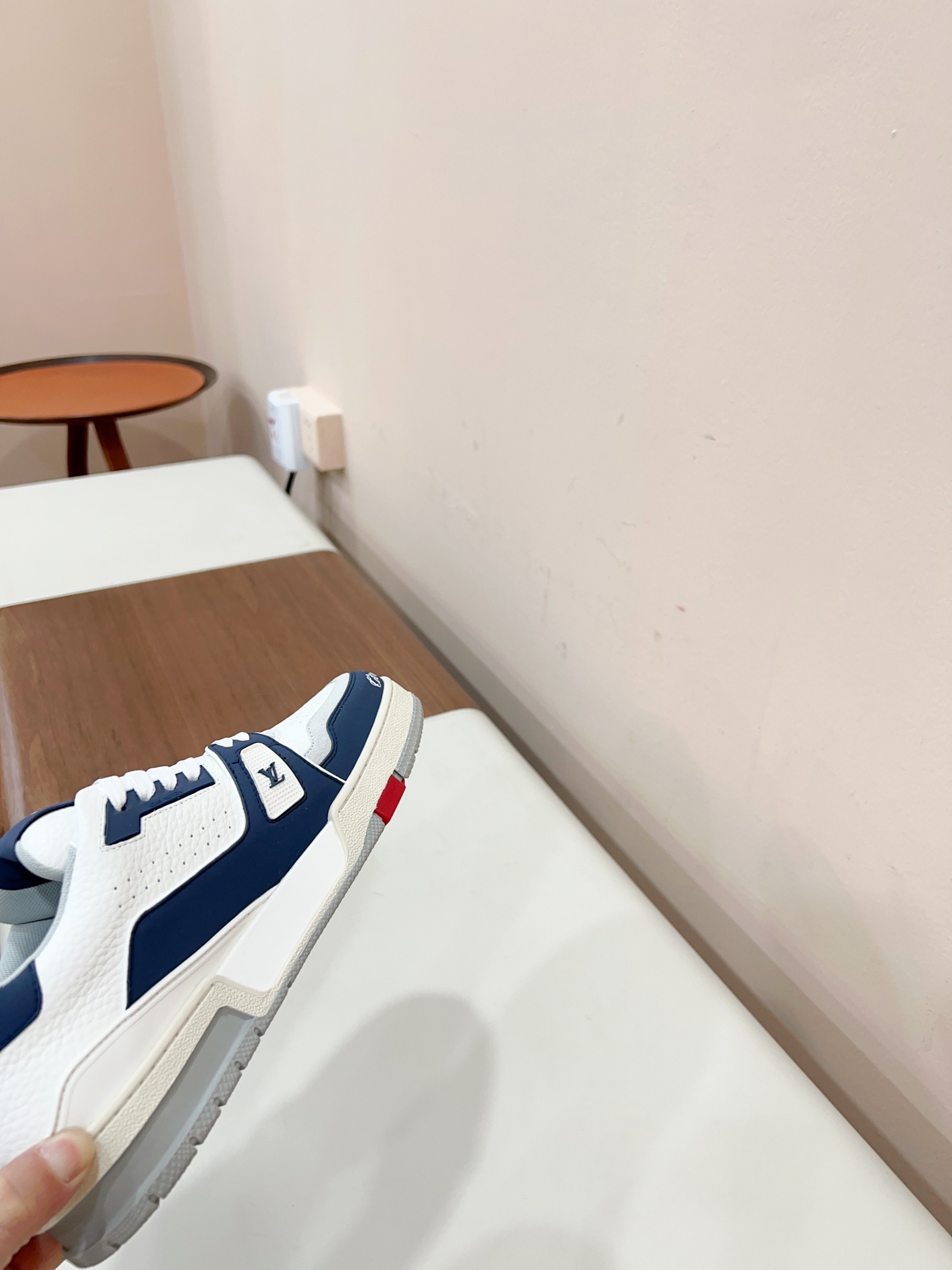 Louis Vuitton Male Sneakers M-l