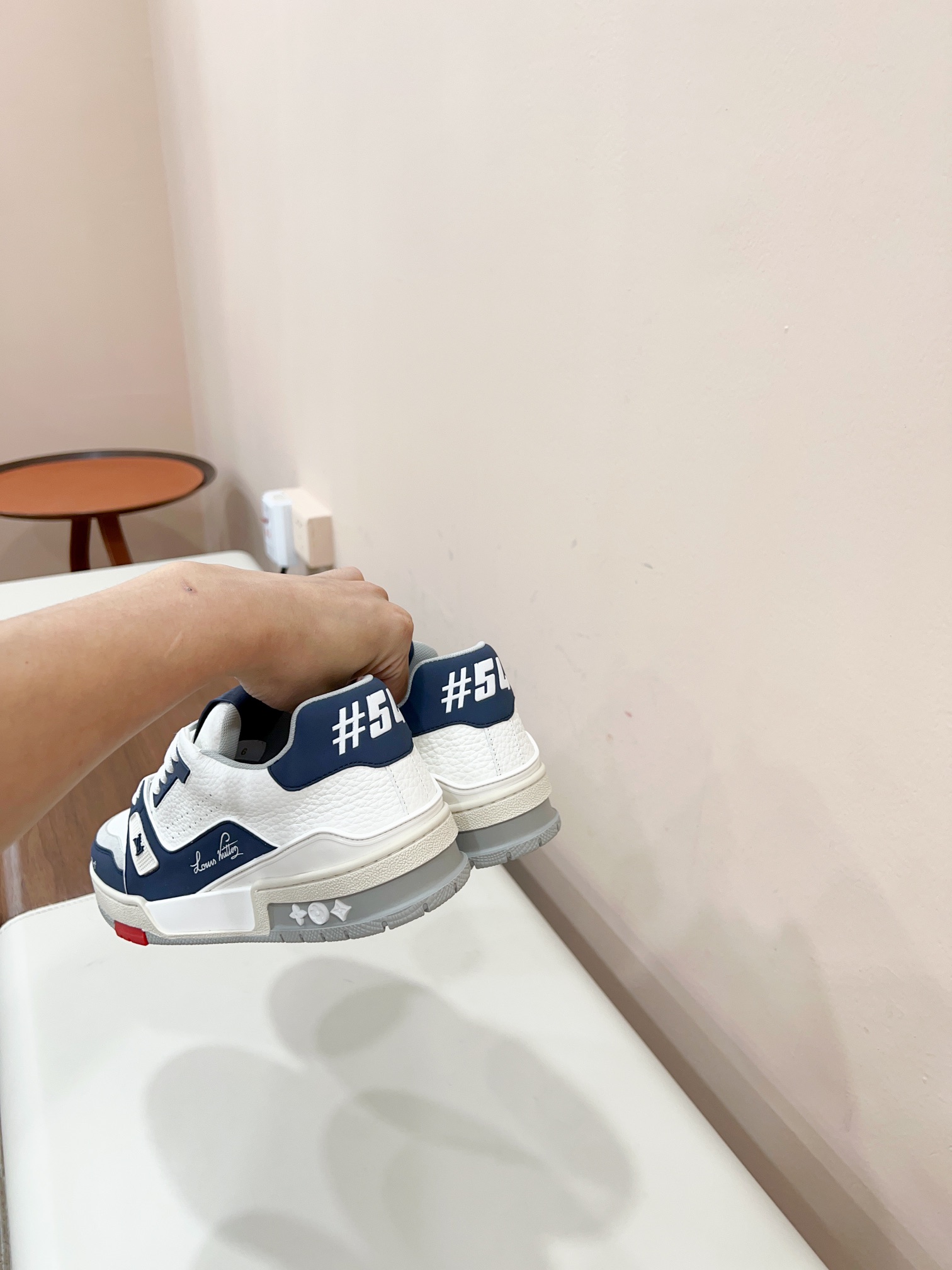 Louis Vuitton Male Sneakers M-l