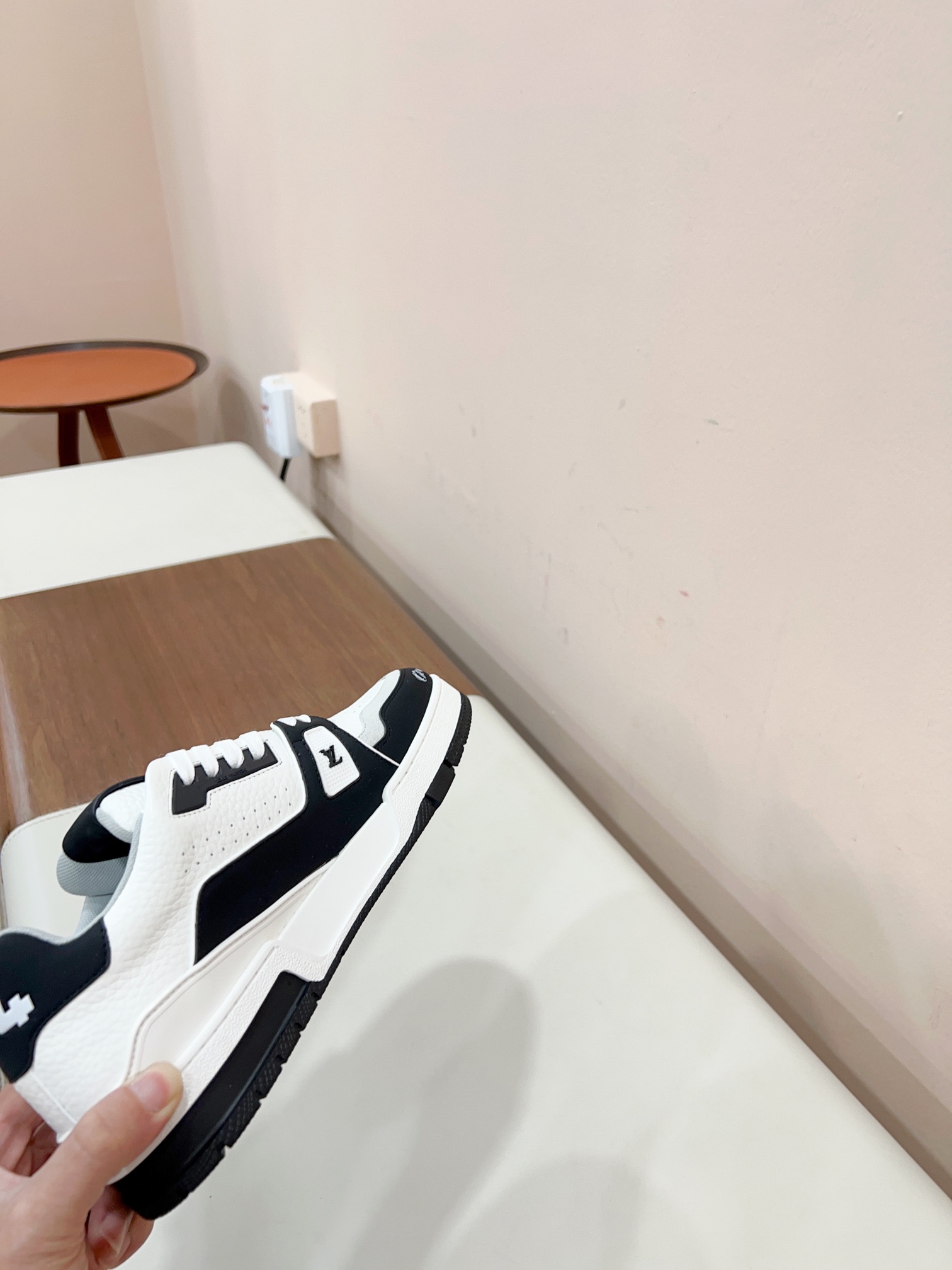 Louis Vuitton Male Sneakers M-l