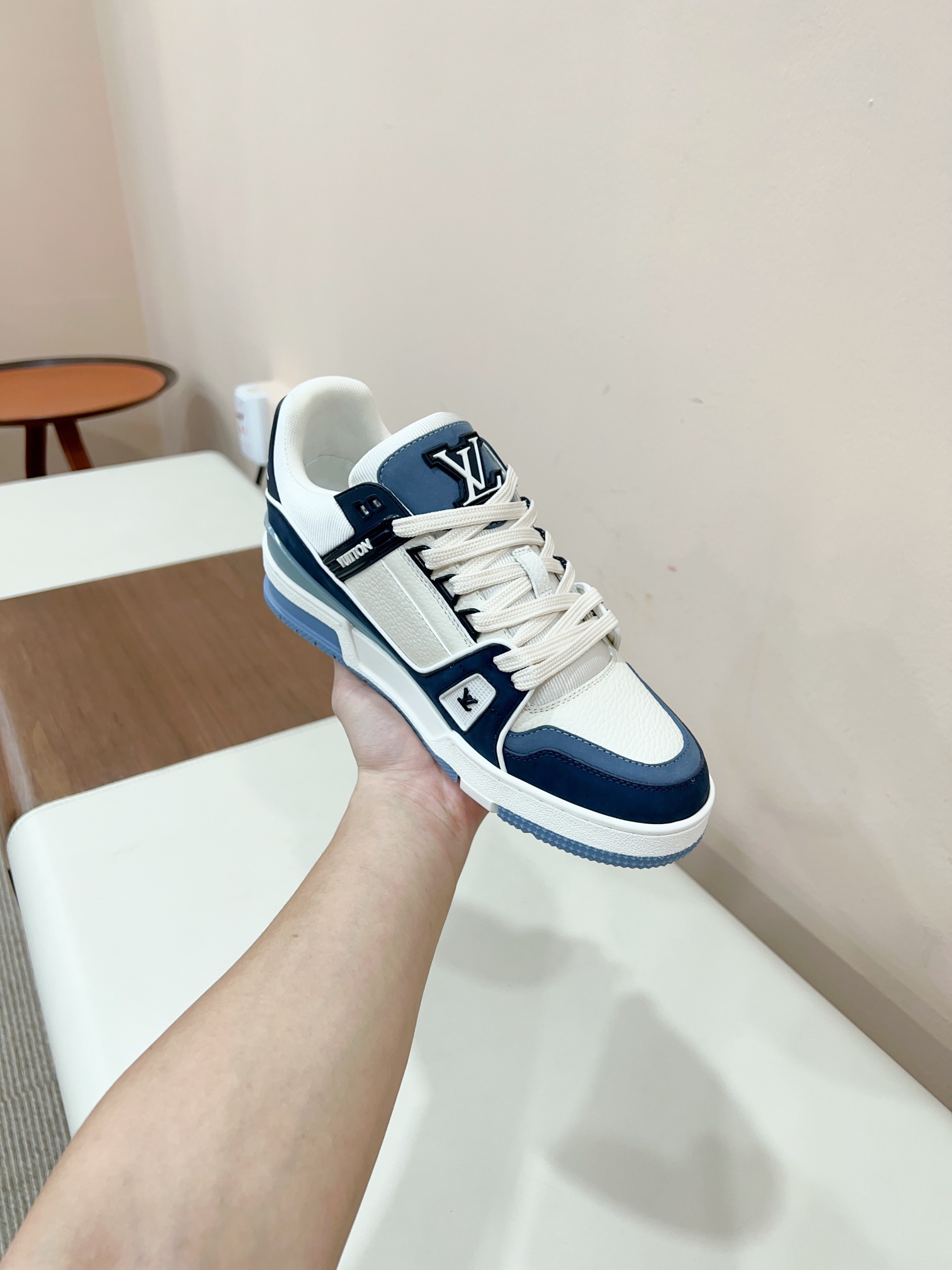 Louis Vuitton Male Sneakers M-l