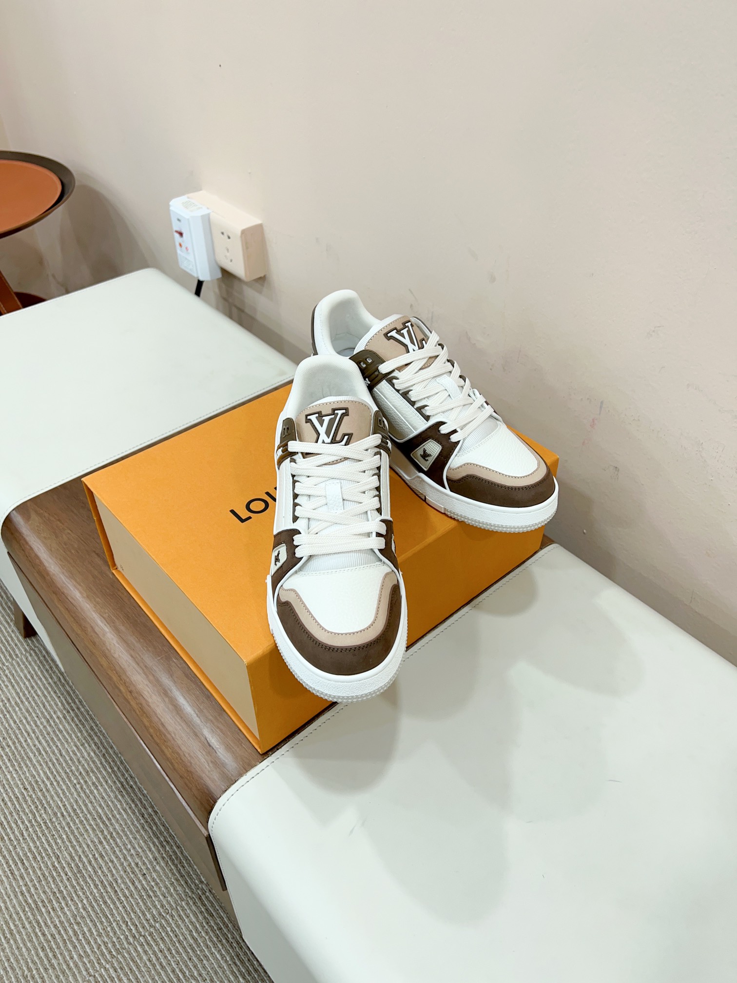 Louis Vuitton Male Sneakers M-l