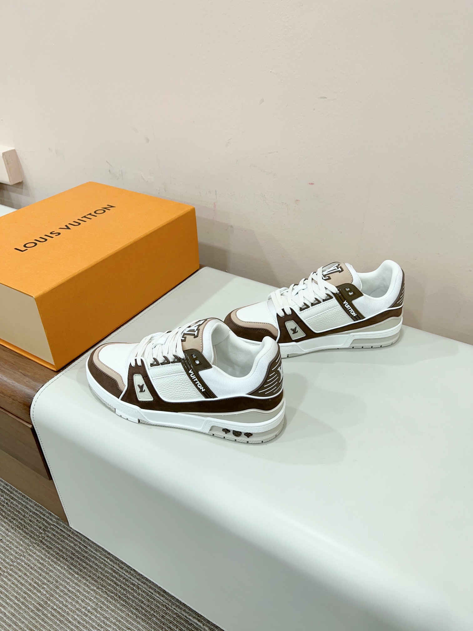 Louis Vuitton Male Sneakers M-l