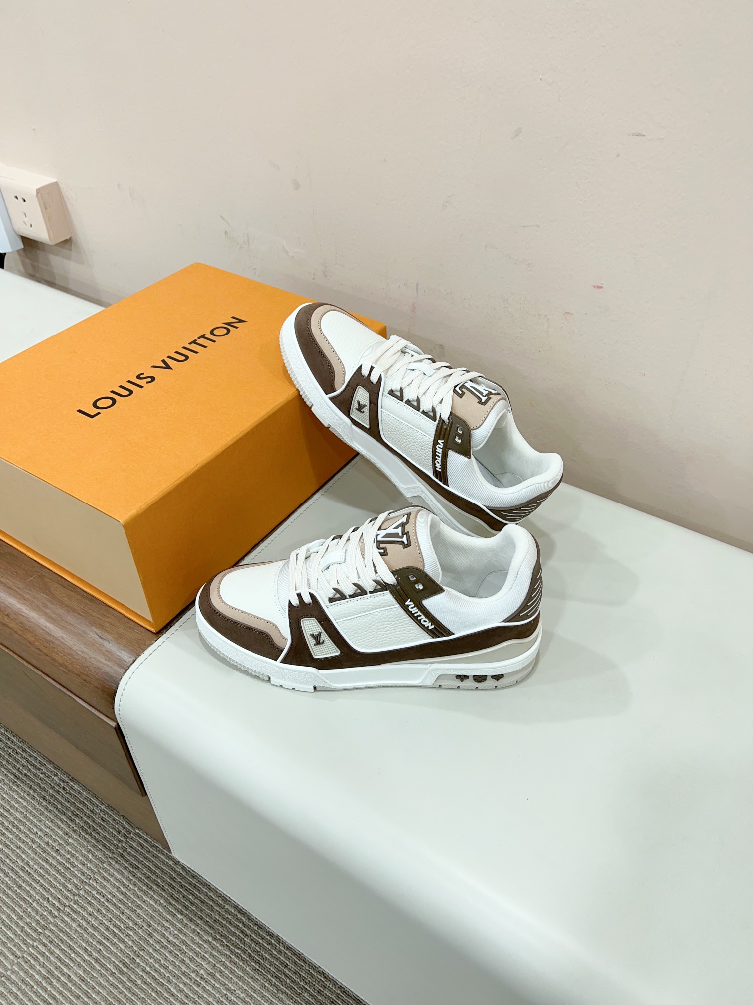 Louis Vuitton Male Sneakers M-l