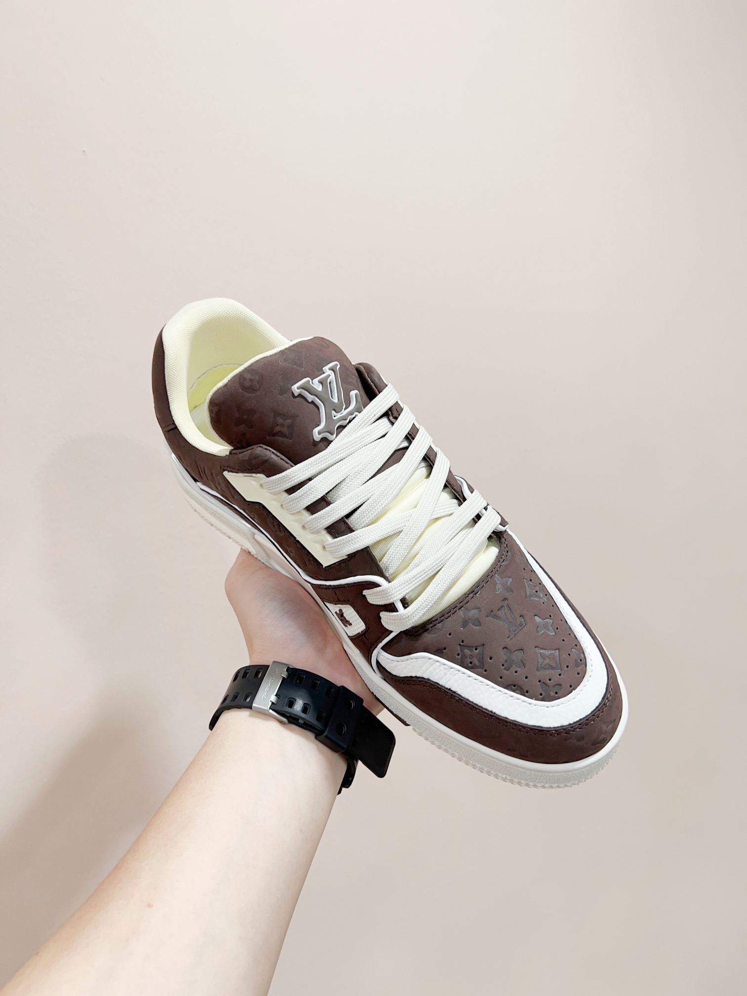 Louis Vuitton Male Sneakers M-l