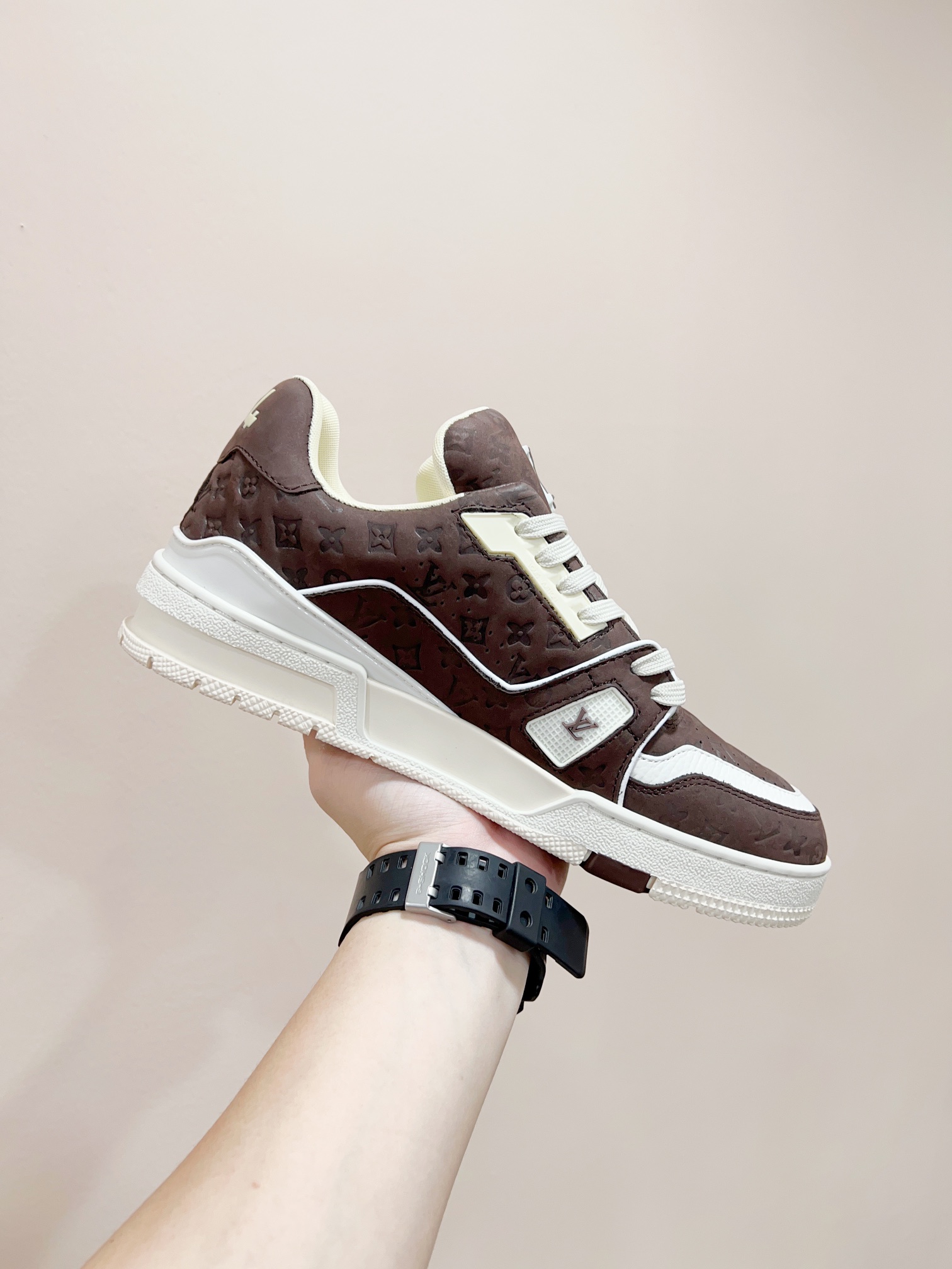Louis Vuitton Male Sneakers M-l
