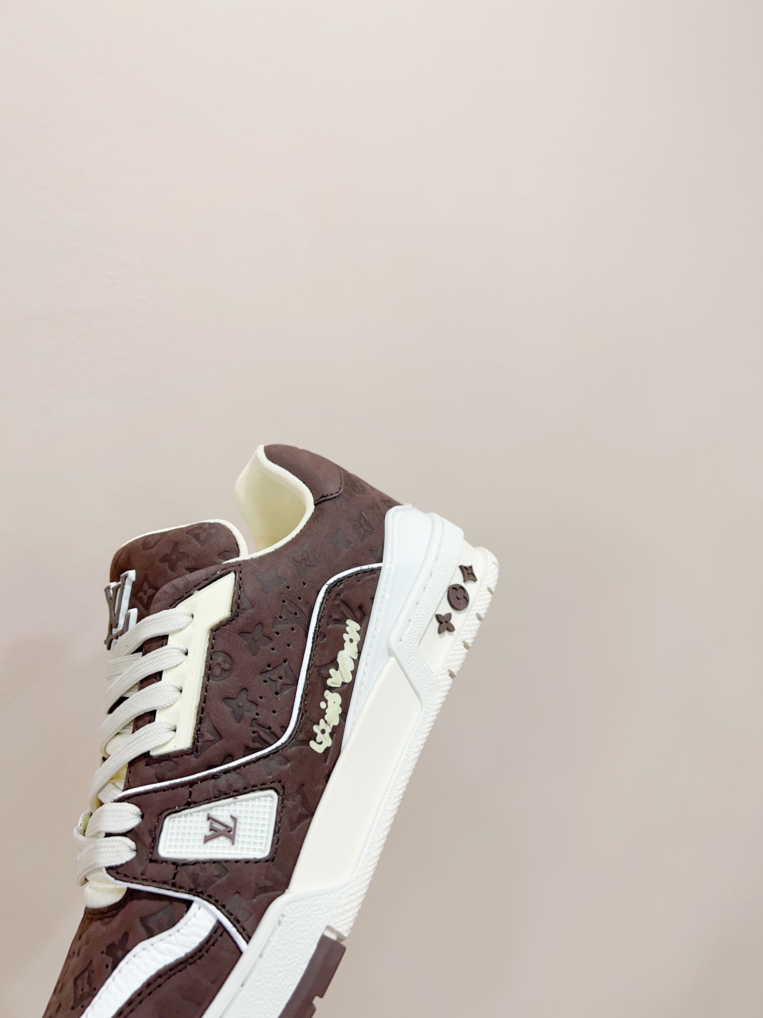 Louis Vuitton Male Sneakers M-l