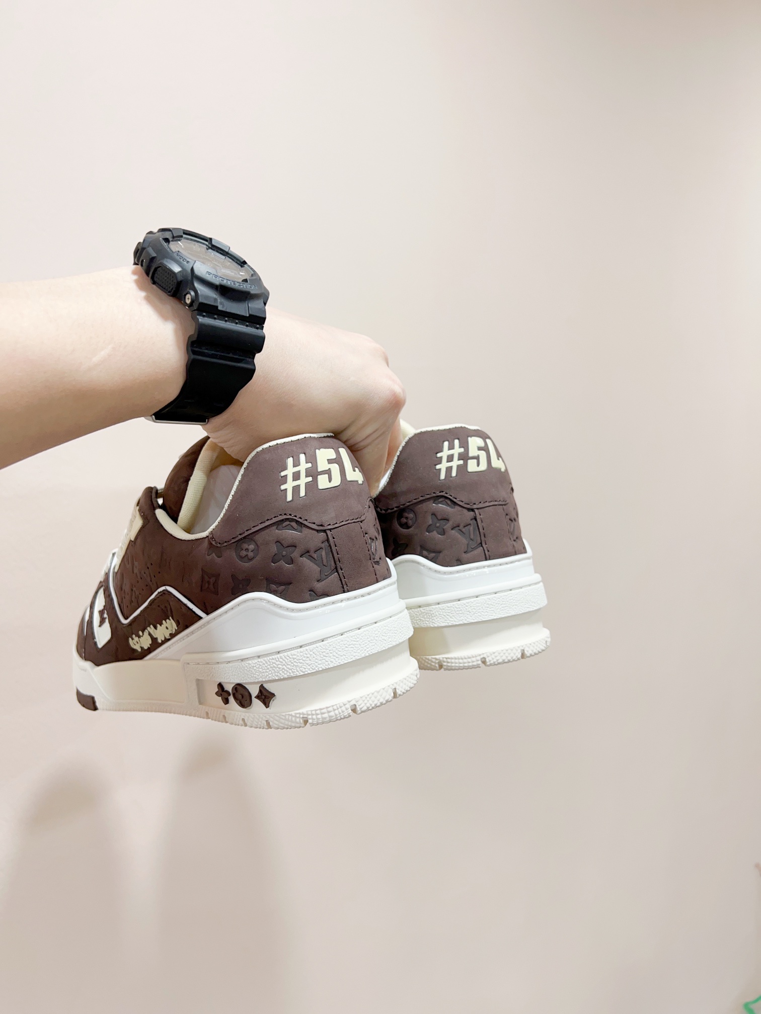 Louis Vuitton Male Sneakers M-l