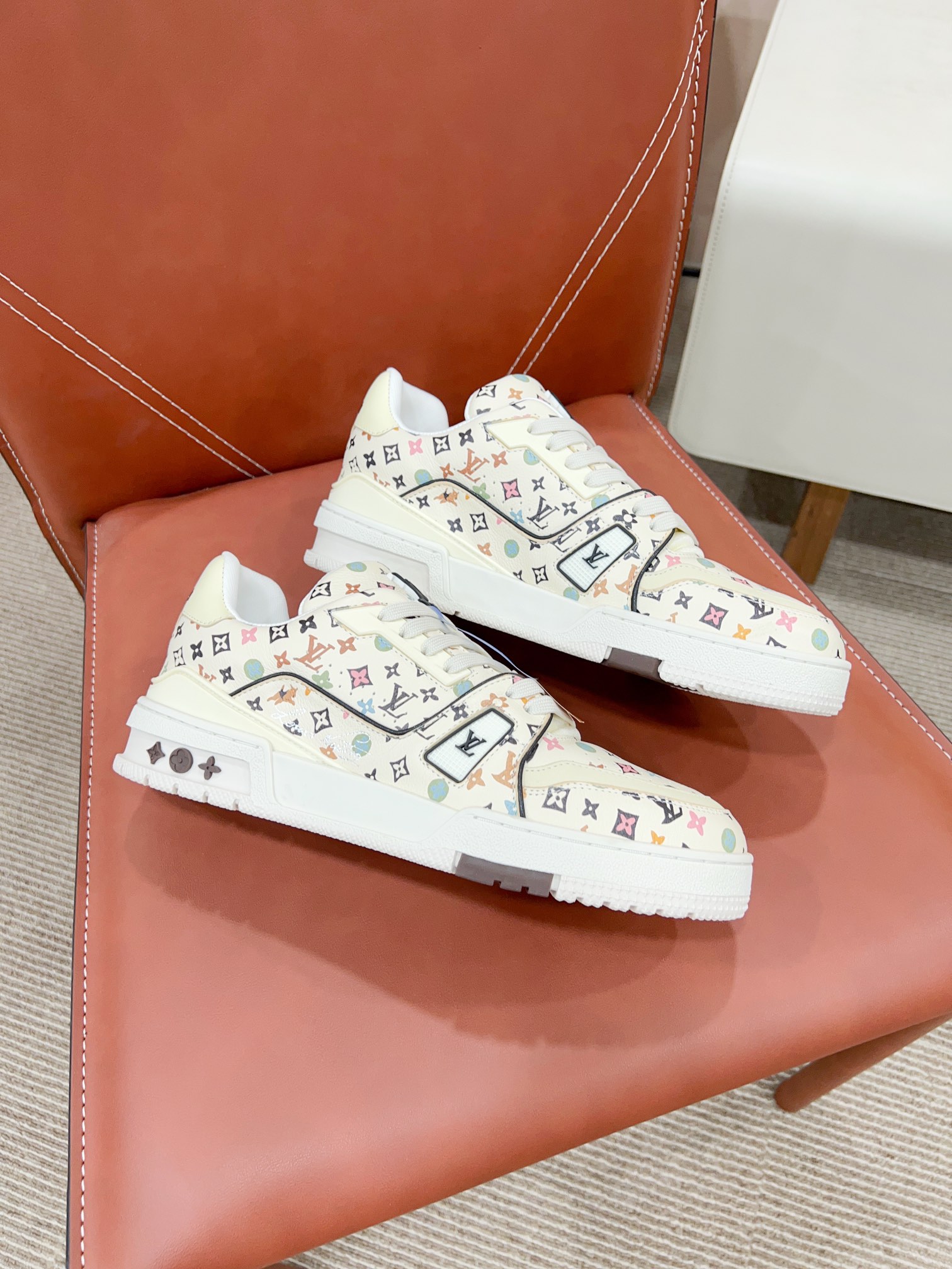 Louis Vuitton Male Sneakers M-l