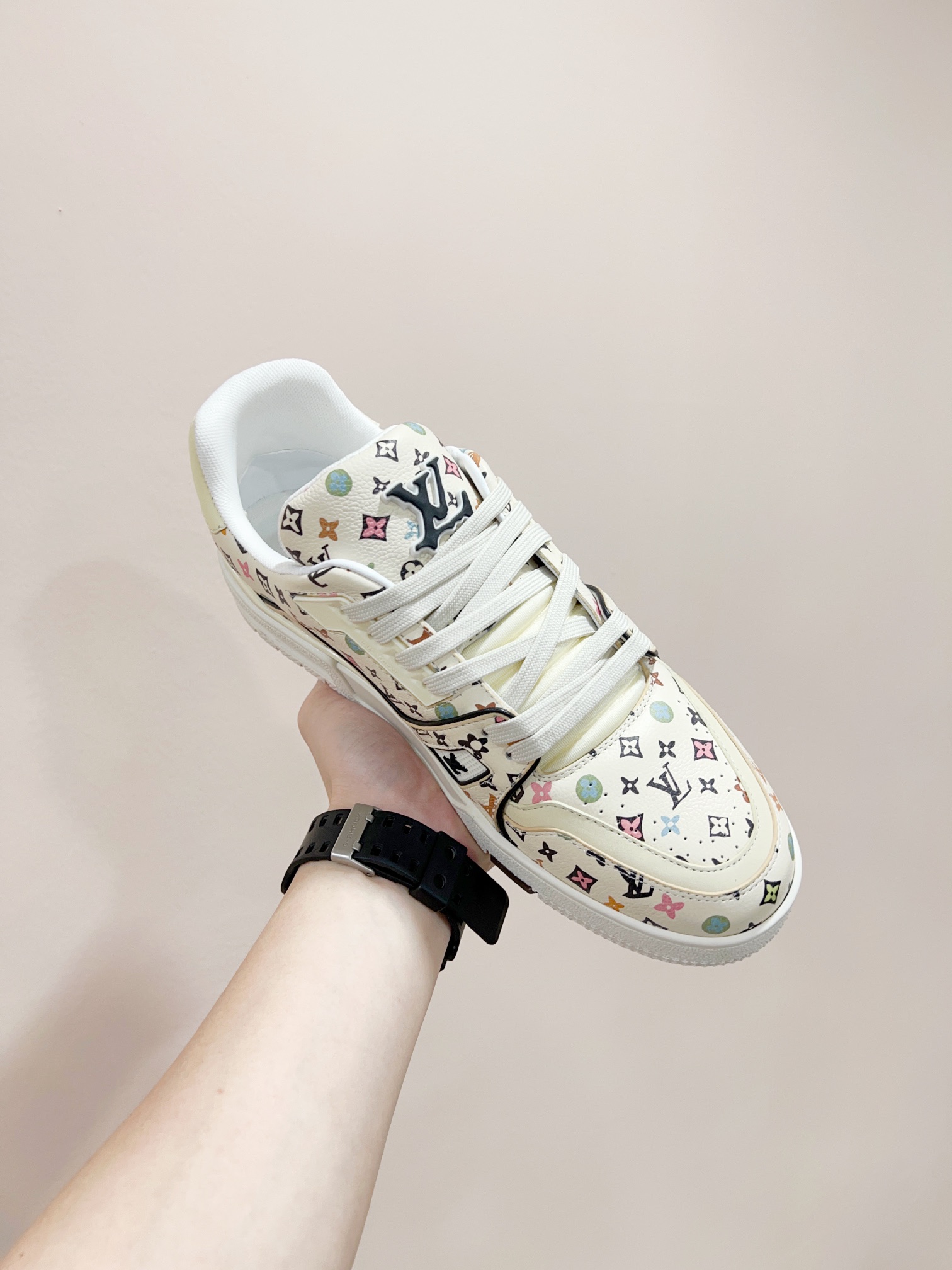 Louis Vuitton Male Sneakers M-l