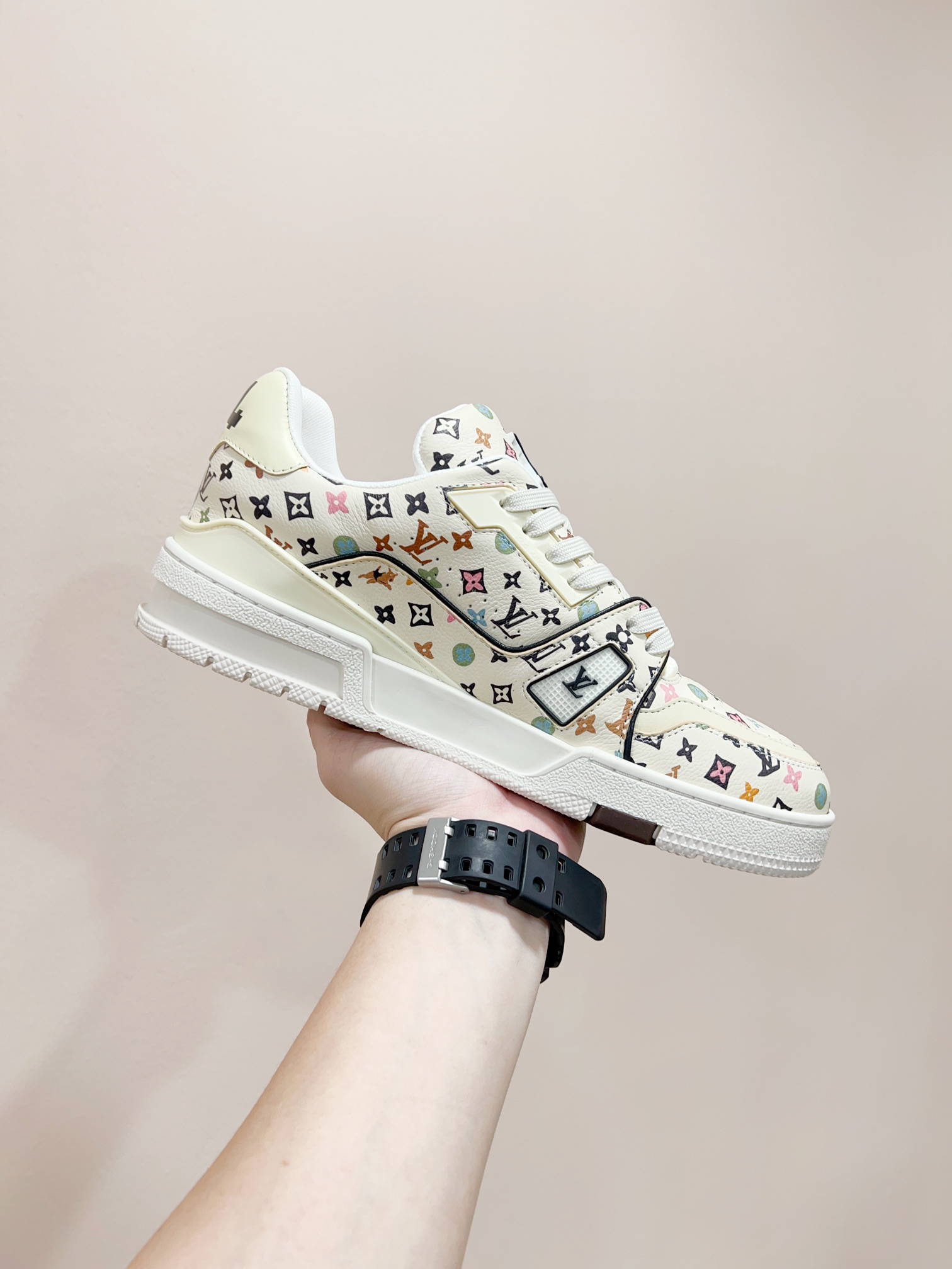 Louis Vuitton Male Sneakers M-l