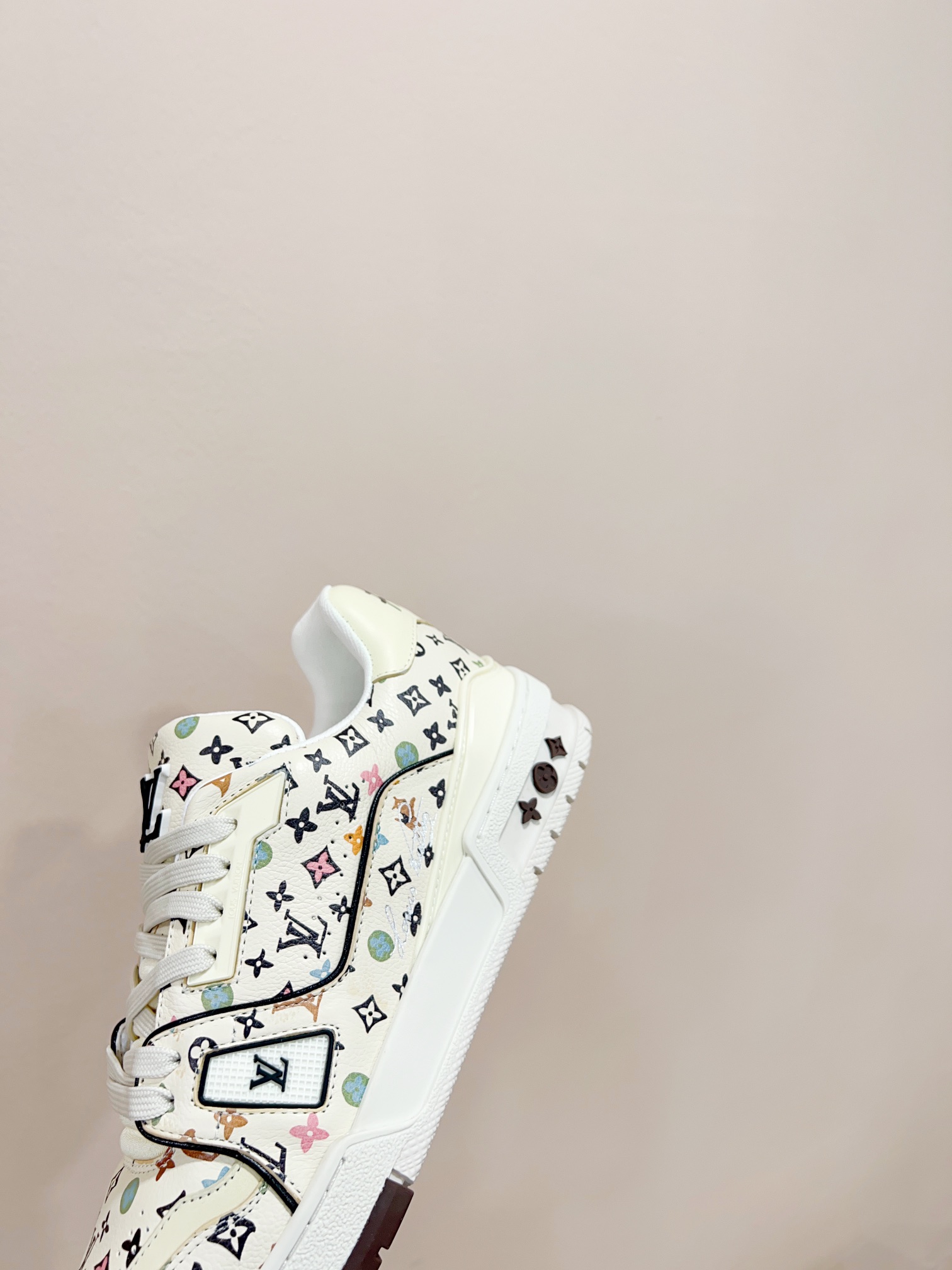 Louis Vuitton Male Sneakers M-l