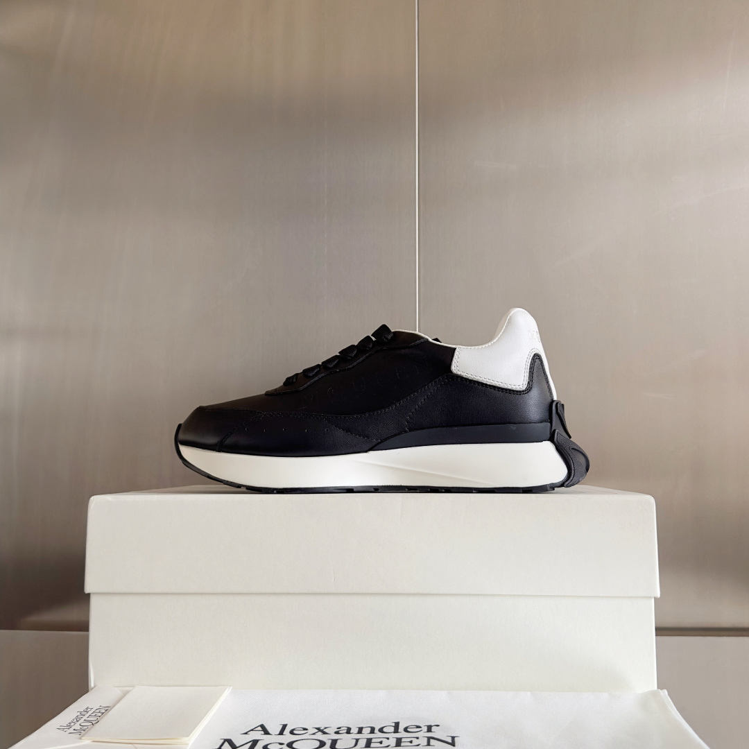 Alexander Mcqueen Male Sneakers White M-l-s