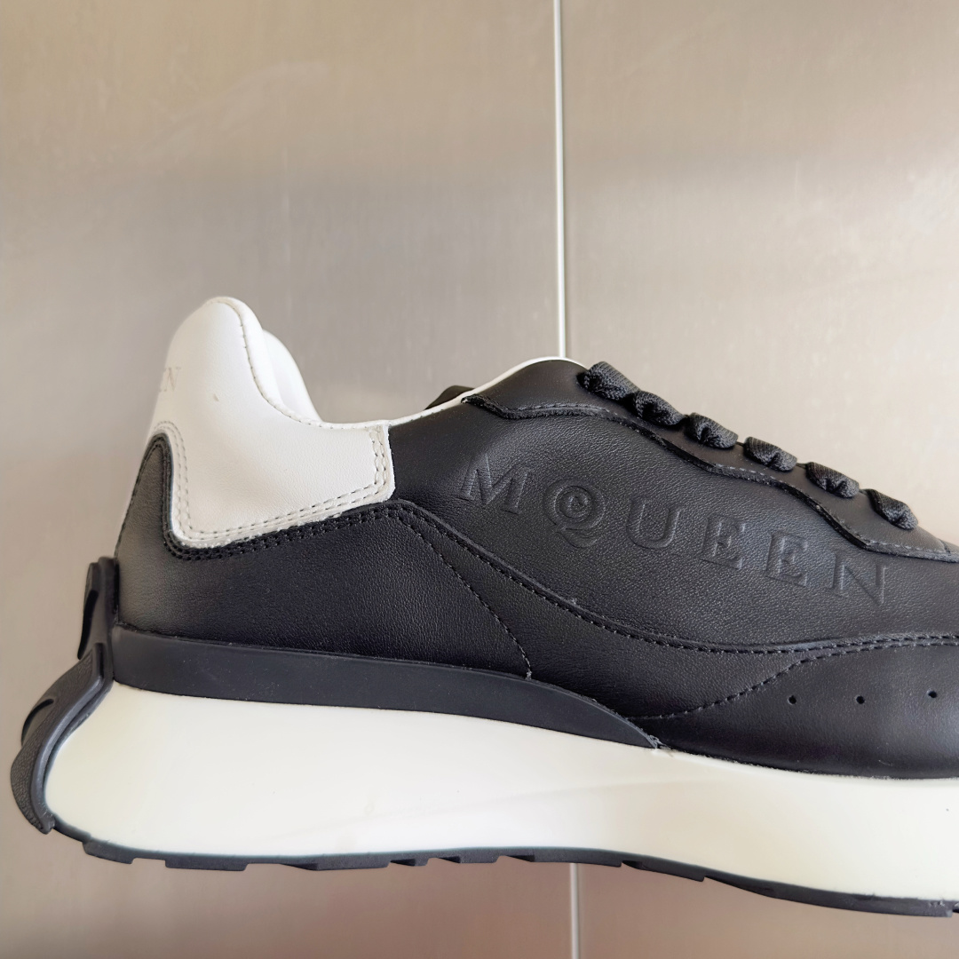 Alexander Mcqueen Male Sneakers White M-l-s