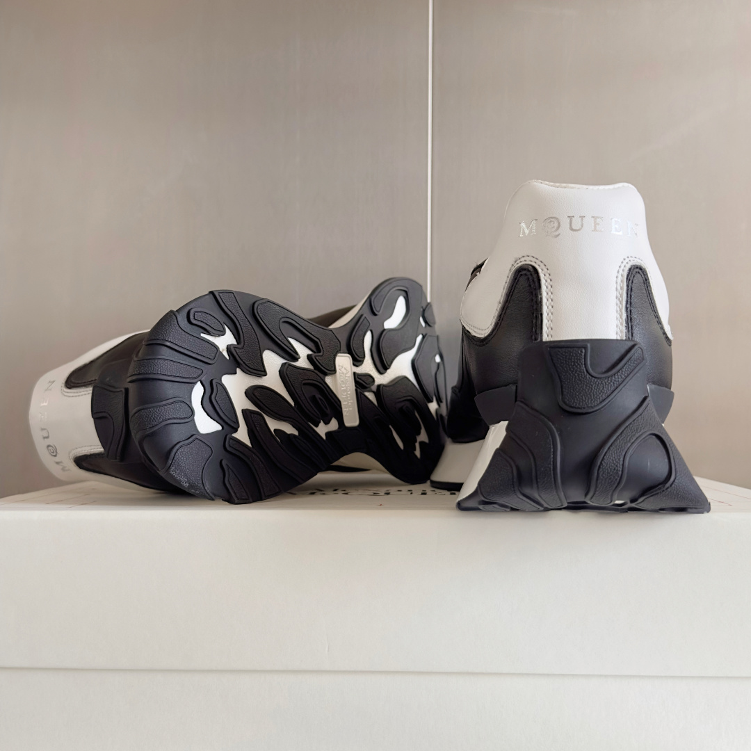 Alexander Mcqueen Male Sneakers White M-l-s