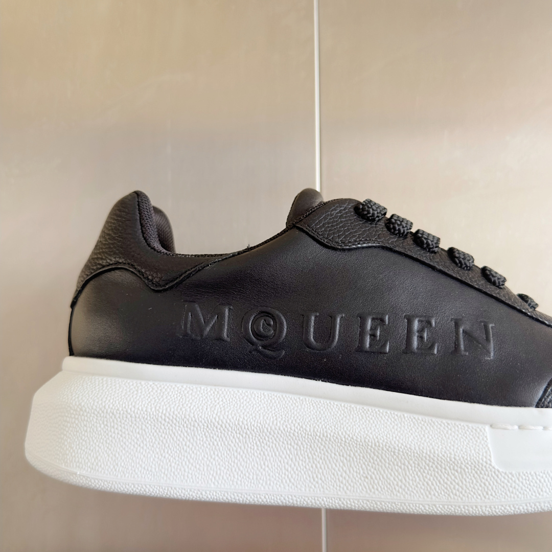 Alexander Mcqueen Male Sneakers White M-l-s