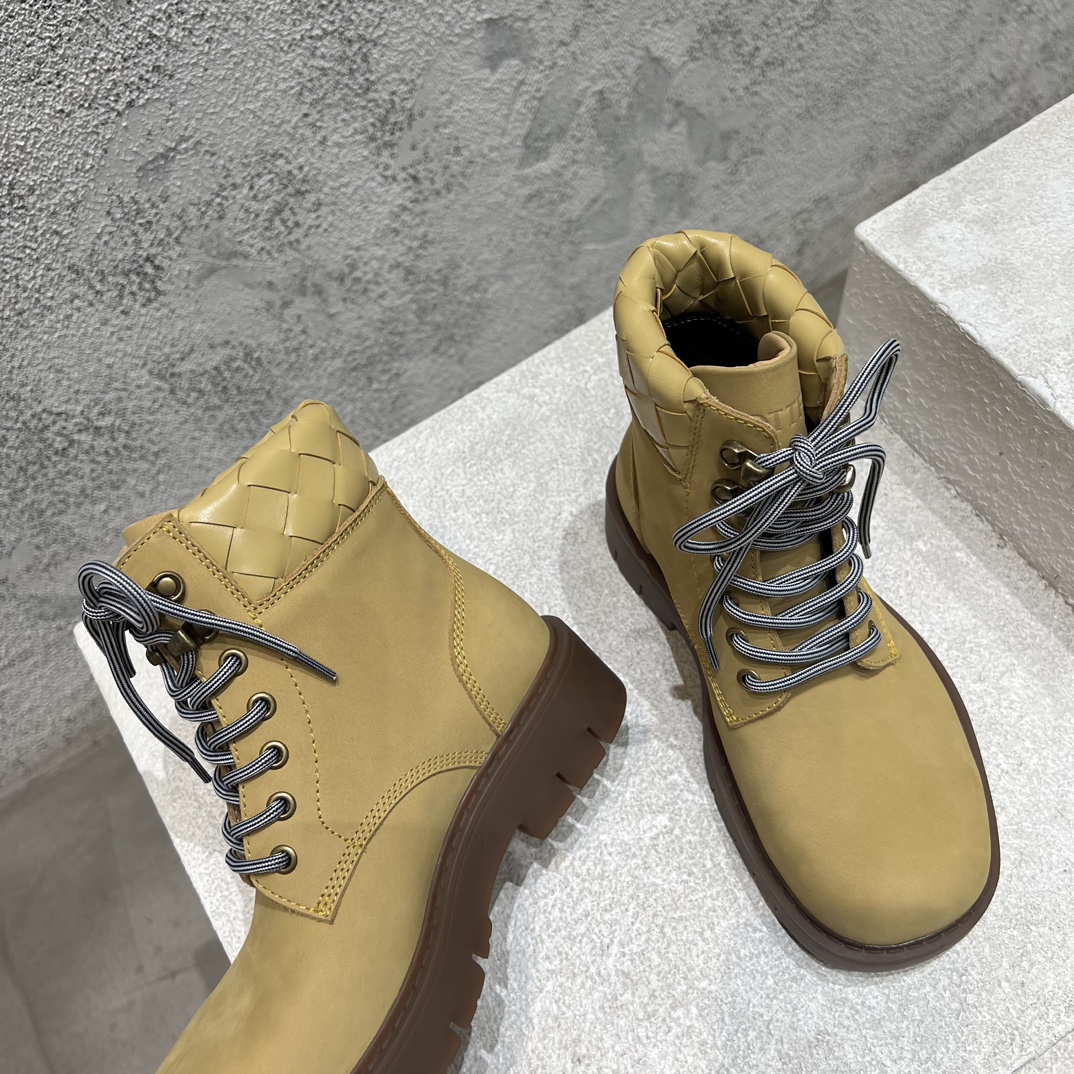 Bottega Veneta Dr. Martens Female Boots M-s