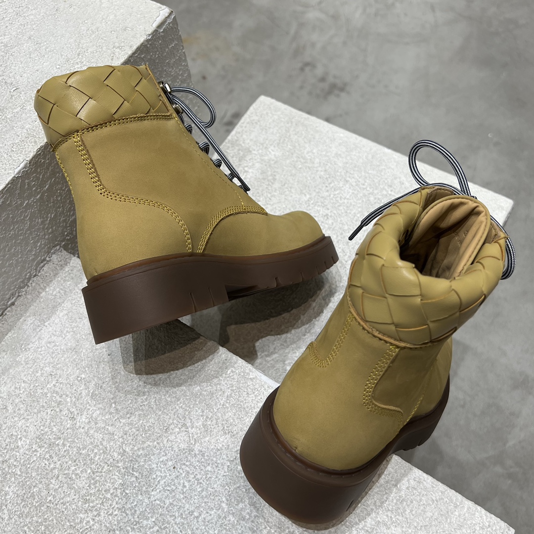 Bottega Veneta Dr. Martens Female Boots M-s