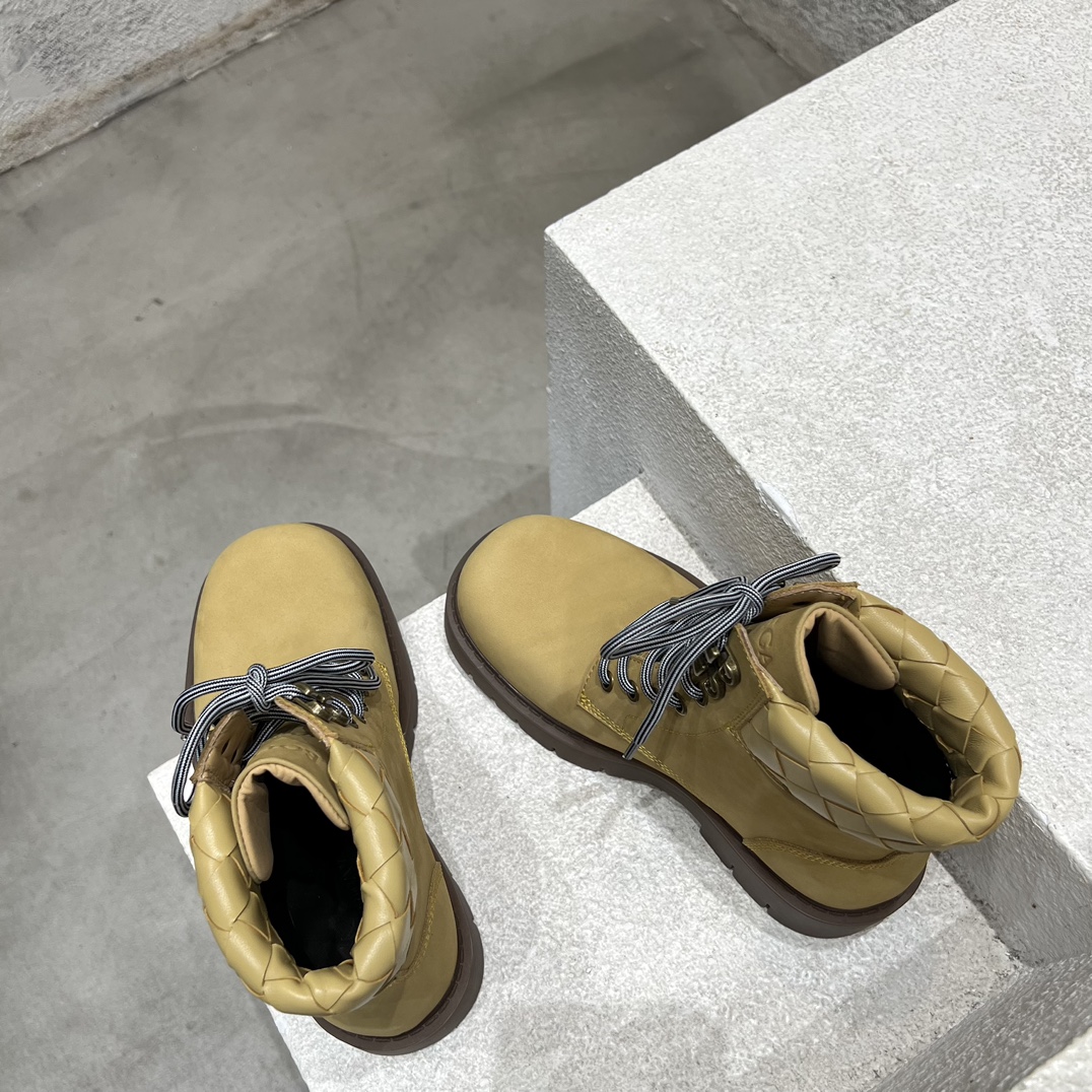 Bottega Veneta Dr. Martens Female Boots M-s