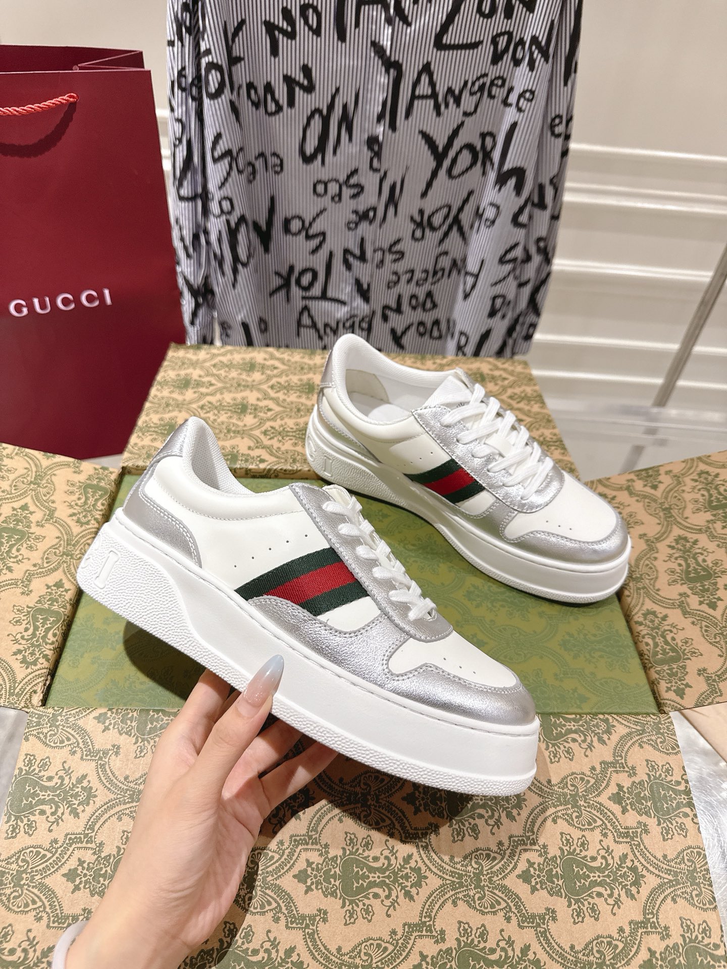 Gucci Female Board Shoes M-l-s